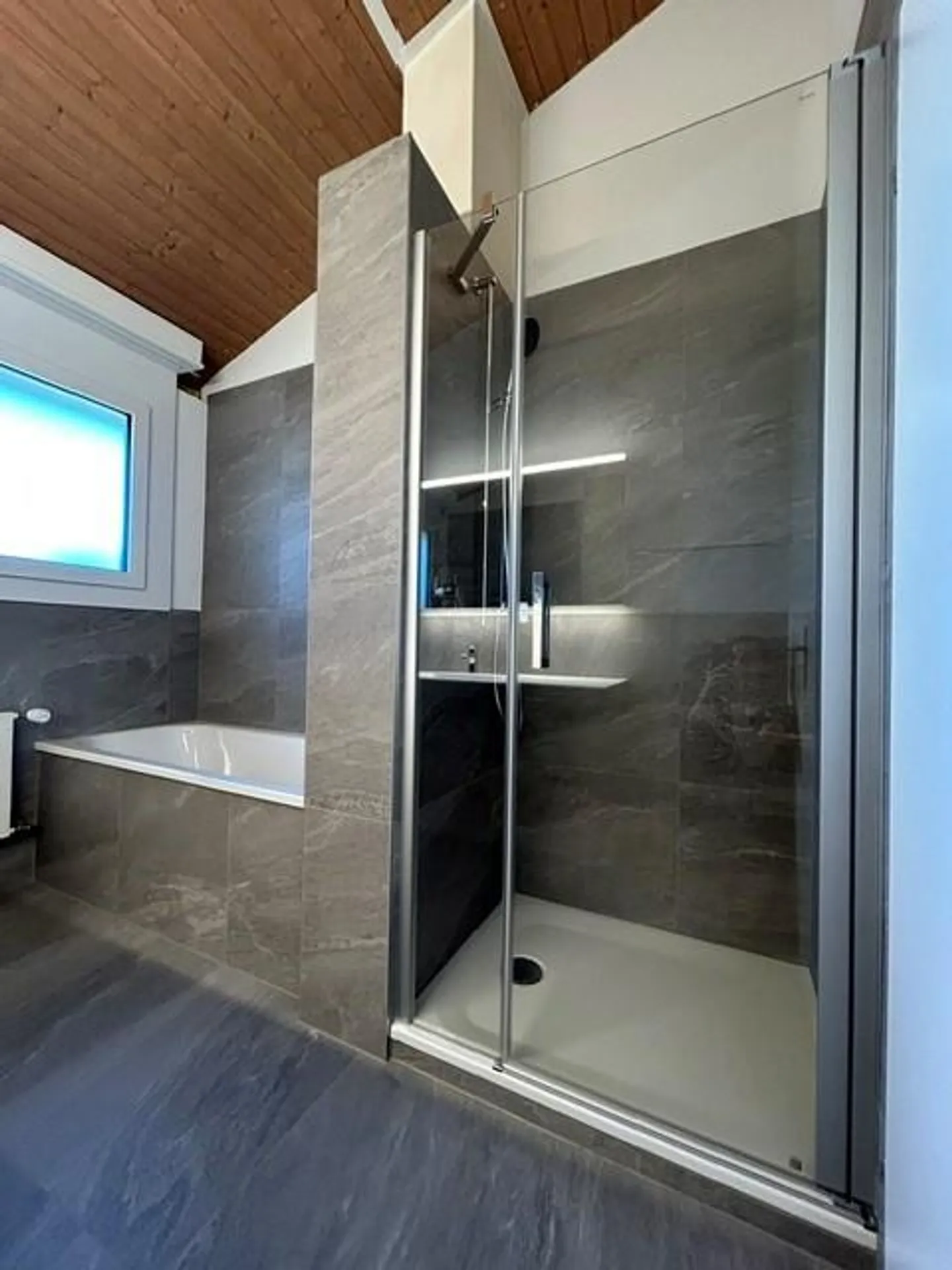 Ampio appartamento attico di 4,5 locali con 131 m² a Dagmersellen - Foto 9 di 9