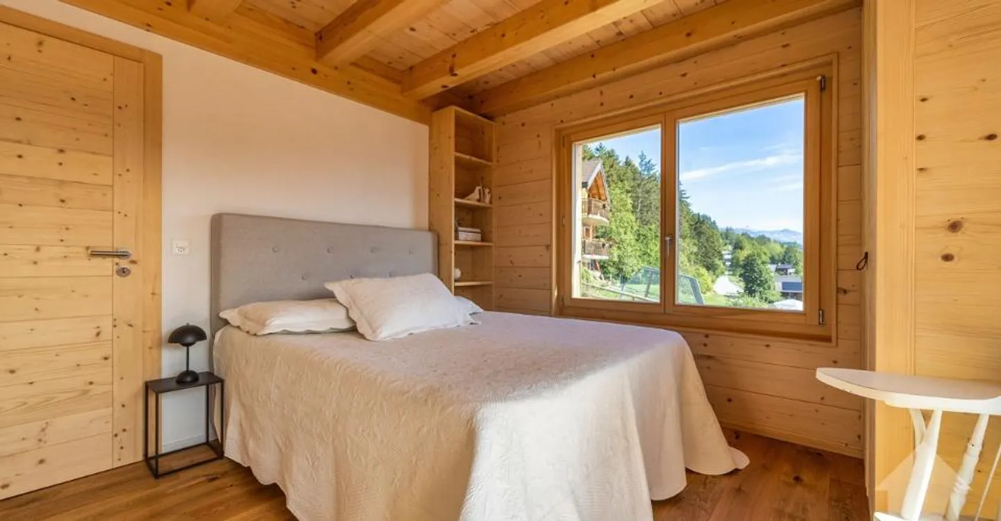 Chalet of 146 m² to be built on a plot of 1,000 m² - Photo 9 of 13