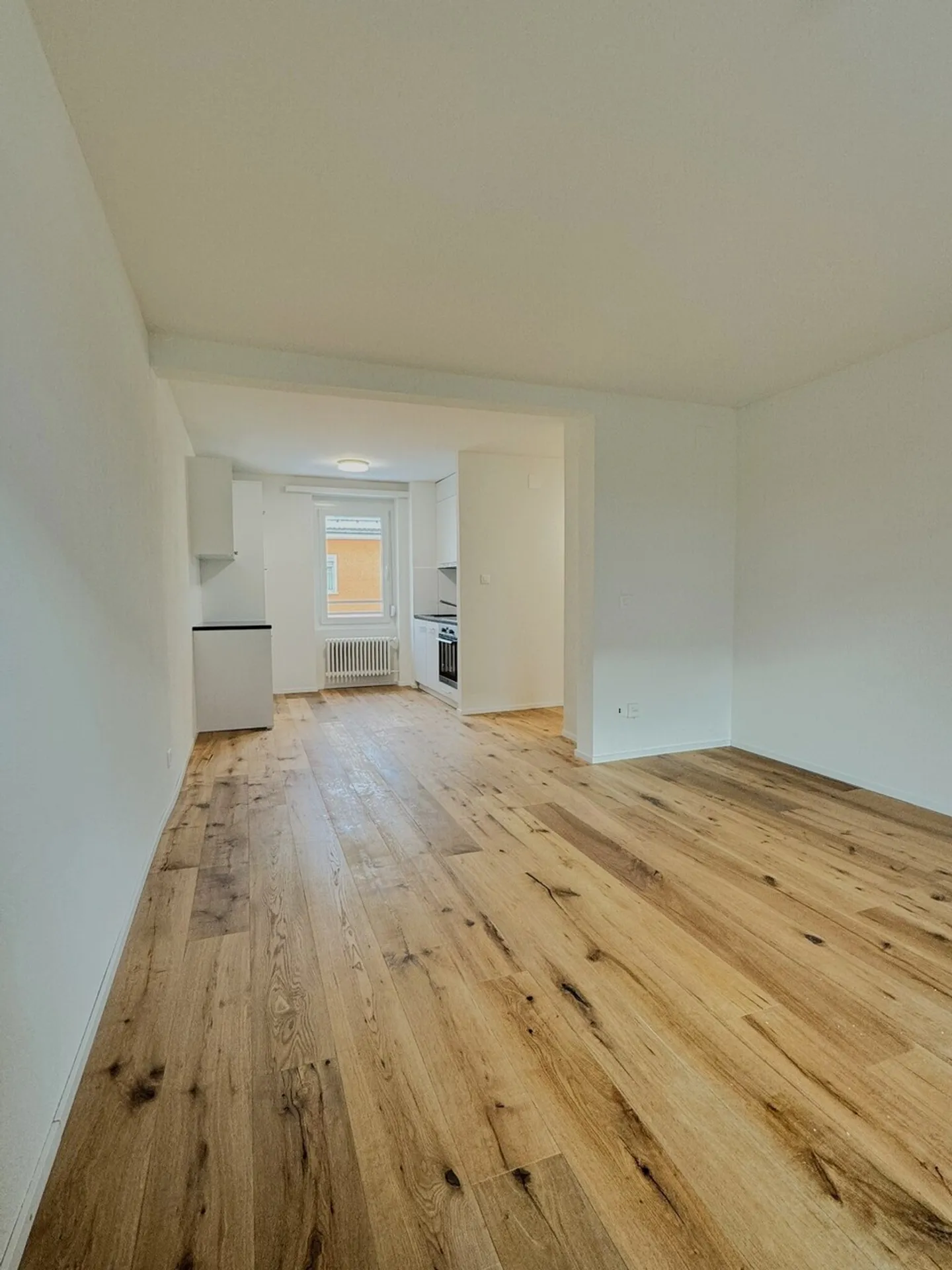 Modern 2.5-room apartment on the 3rd floor - Photo 1 of 9