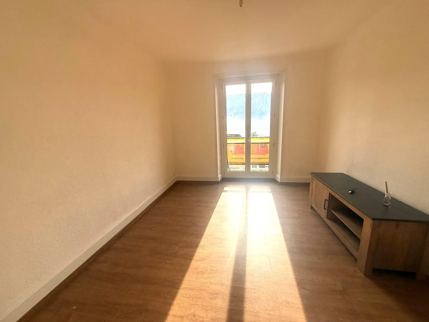 St-Imier, schöne 4-Zimmer-Wohnung mit Balkon im 2. Stock - Foto 3 von 8