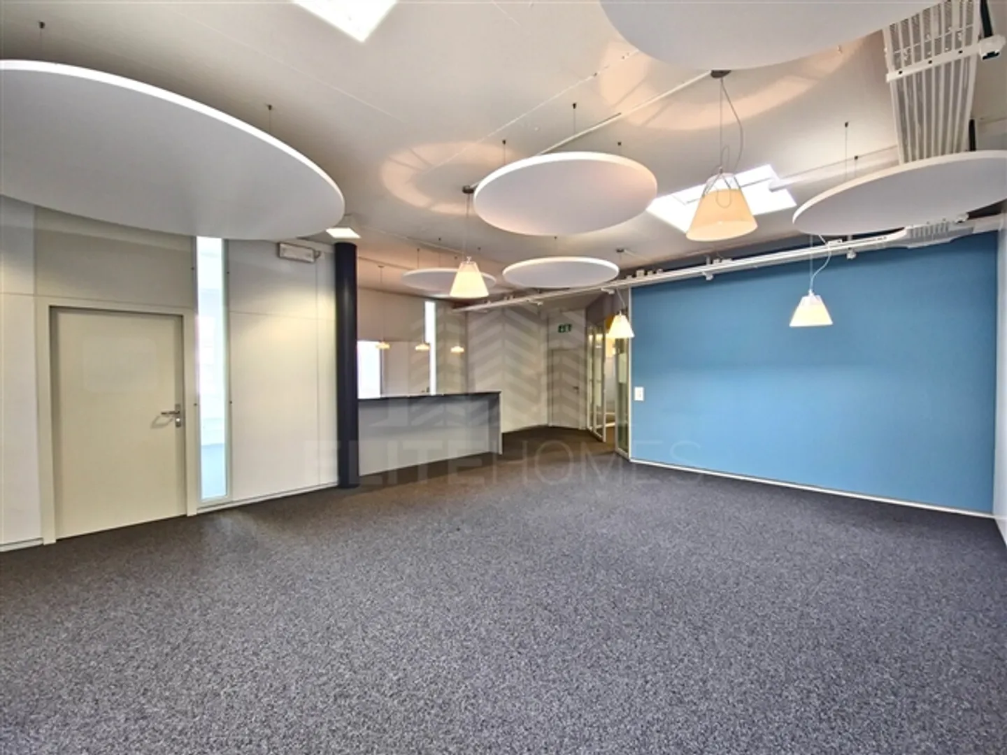 ATTRACTIVE OFFICE SPACE AT THE ECONOMIC LOCATION ROTKREUZ - Photo 5 of 7