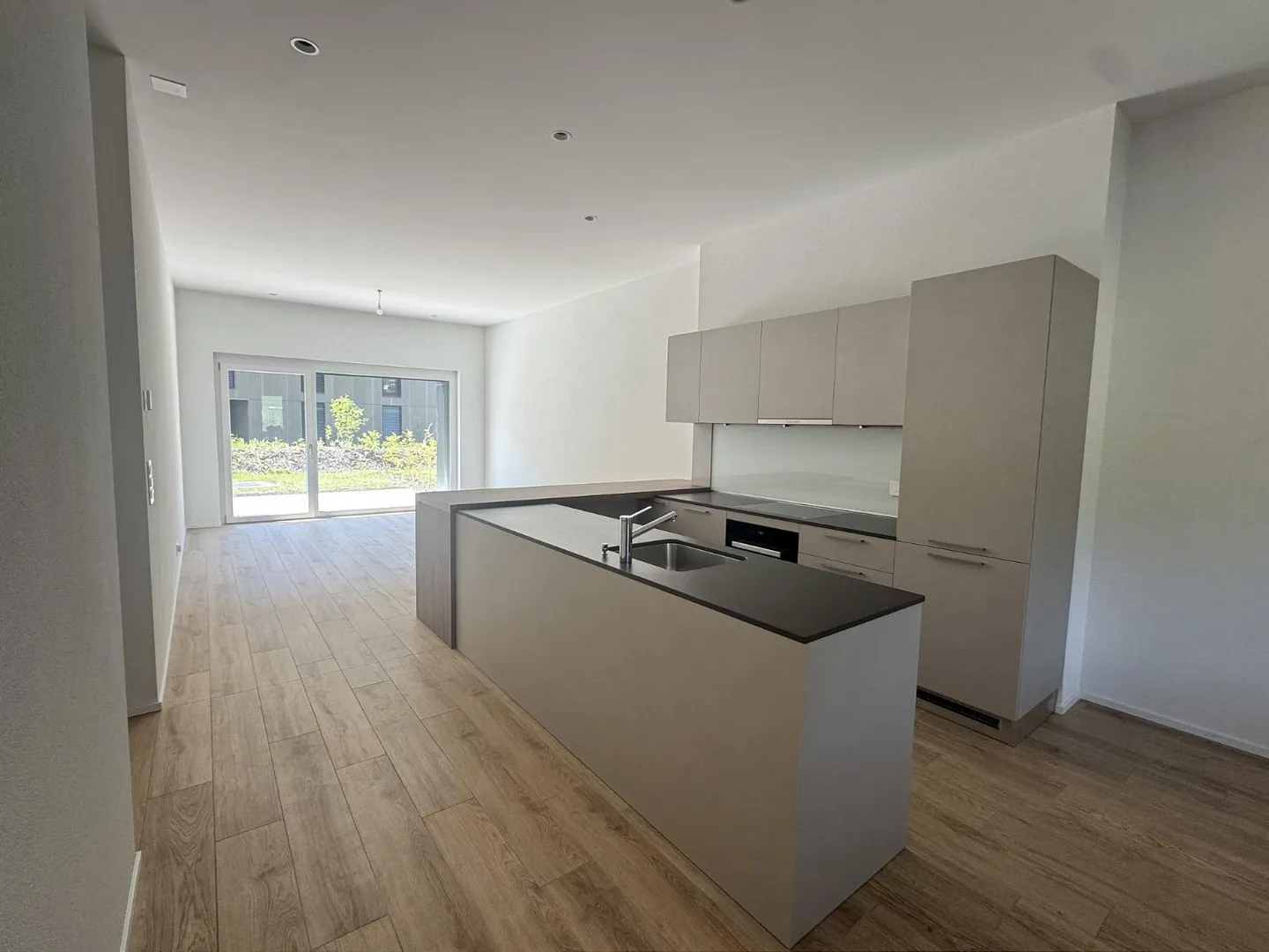 05583 - Apartment 3½ Rooms - IMP. CHAMP-RIOND 8 - MATRAN - Photo 4 of 10