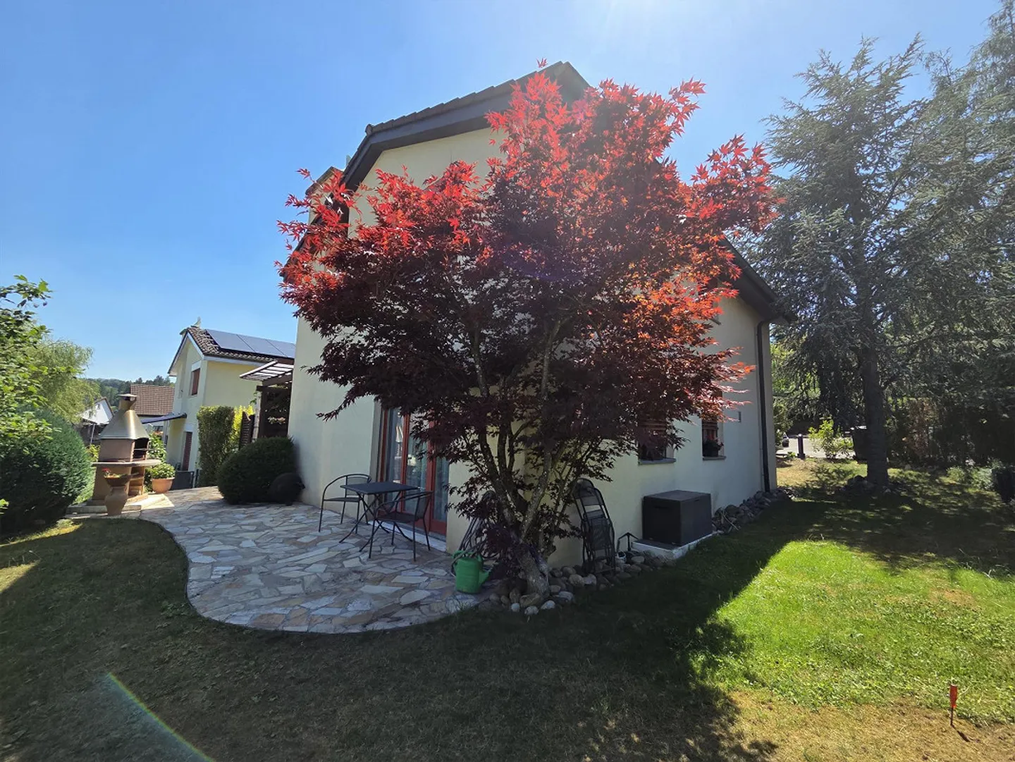 Casa unifamiliare idilliaca in una posizione adatta ai bambini - Foto 3 di 14