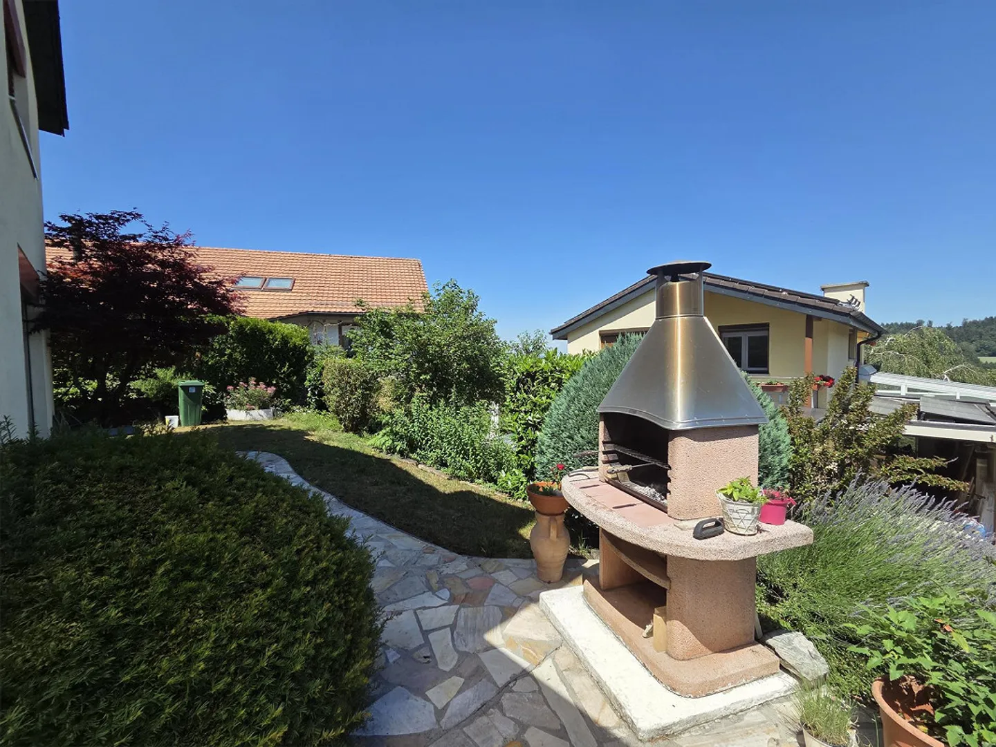 Casa unifamiliare idilliaca in una posizione adatta ai bambini - Foto 4 di 14