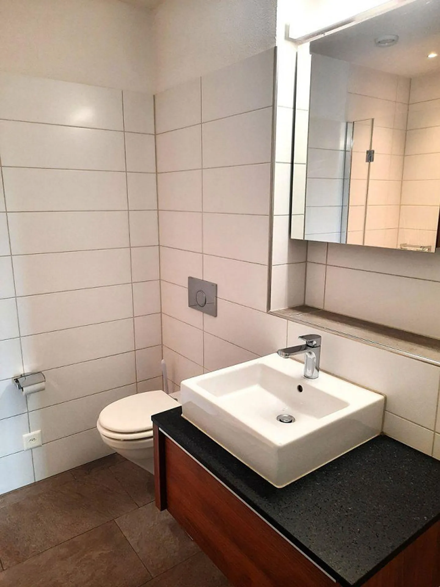 Moderne Wohnung mit sonnigem Balkon - Foto 6 von 10