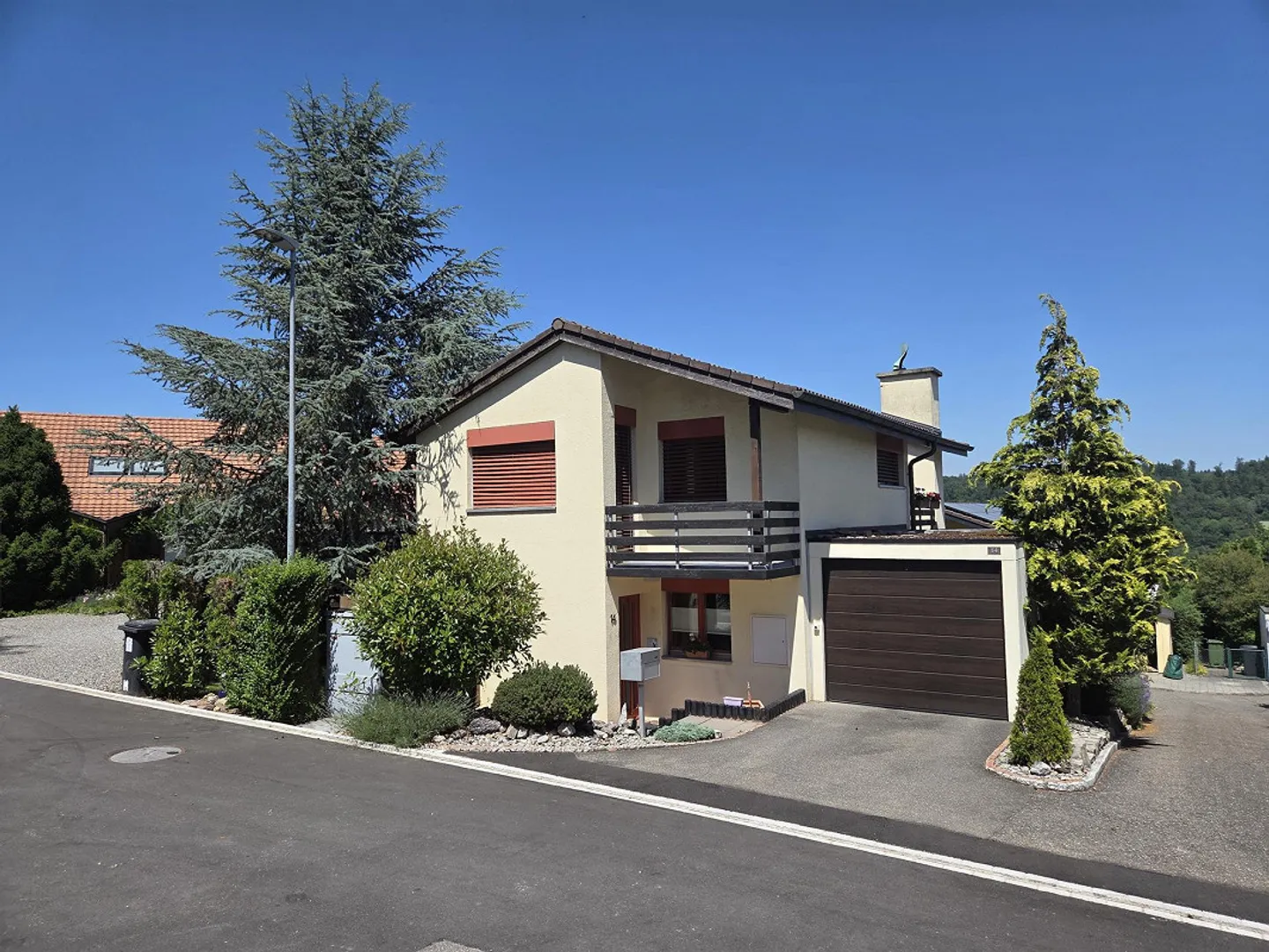 Casa unifamiliare idilliaca in una posizione adatta ai bambini - Foto 1 di 14