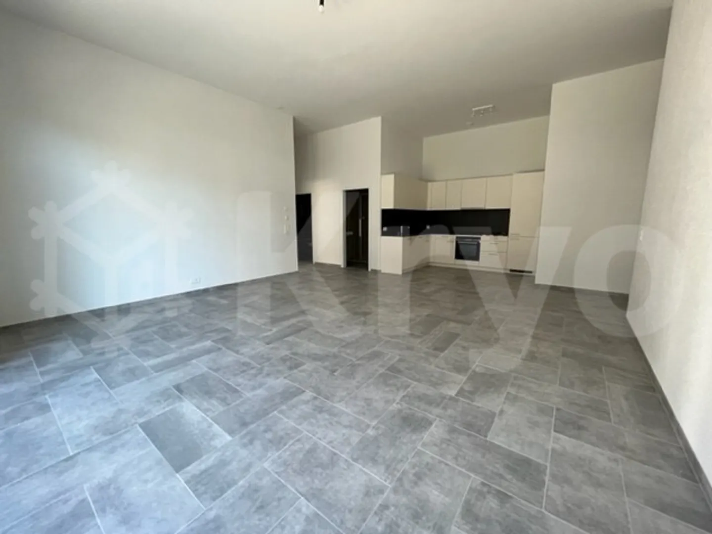 SCHÖNE 3,5-ZIMMER-WOHNUNG MIT 92 M2 UND TERRASSE - Foto 1 von 8