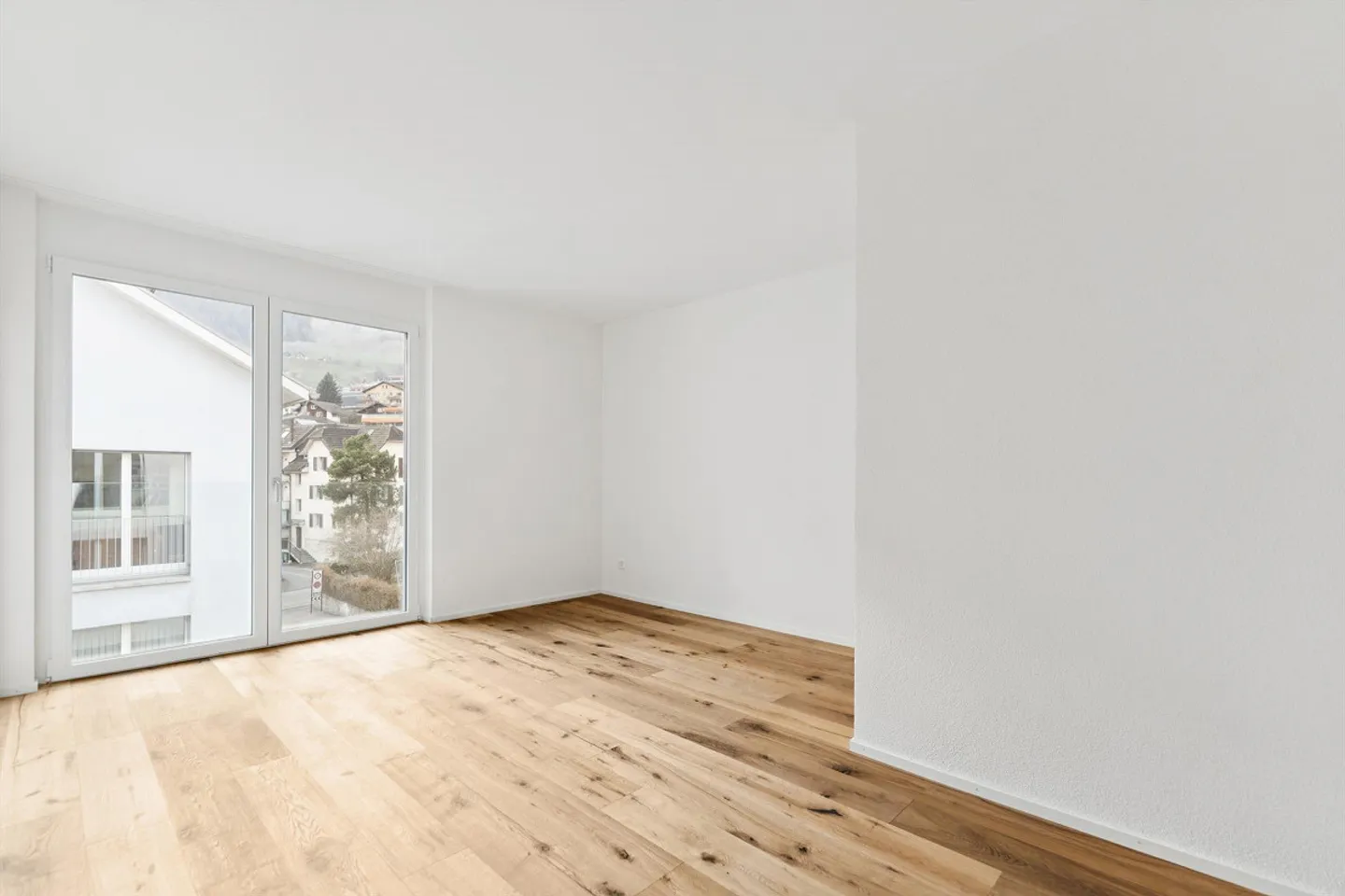 Exklusive 5.5 Zimmer-Attika - Foto 3 von 7