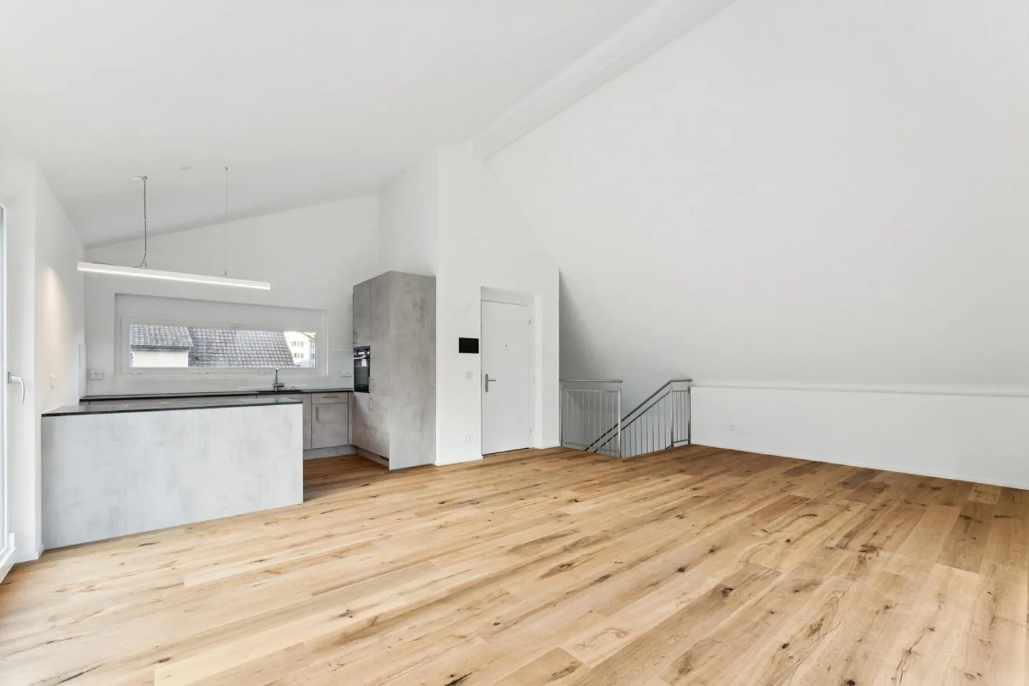 Exklusive 5.5 Zimmer-Attika - Foto 1 von 7