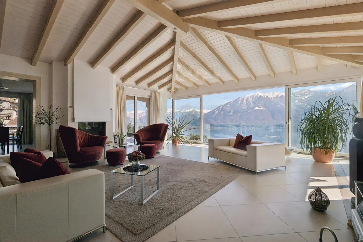 Villa de Luxe avec Vue sur le Lac - Photo 1 sur 23