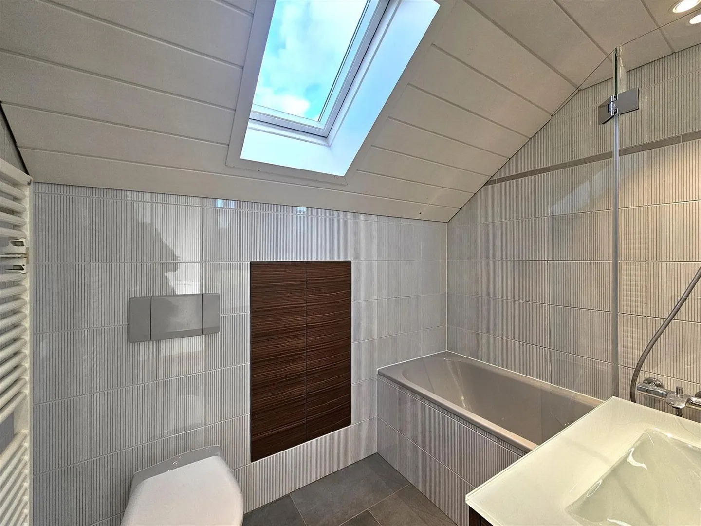 2.5-room apartment on the 1st floor of a villa in Nyon - Photo 5 of 6