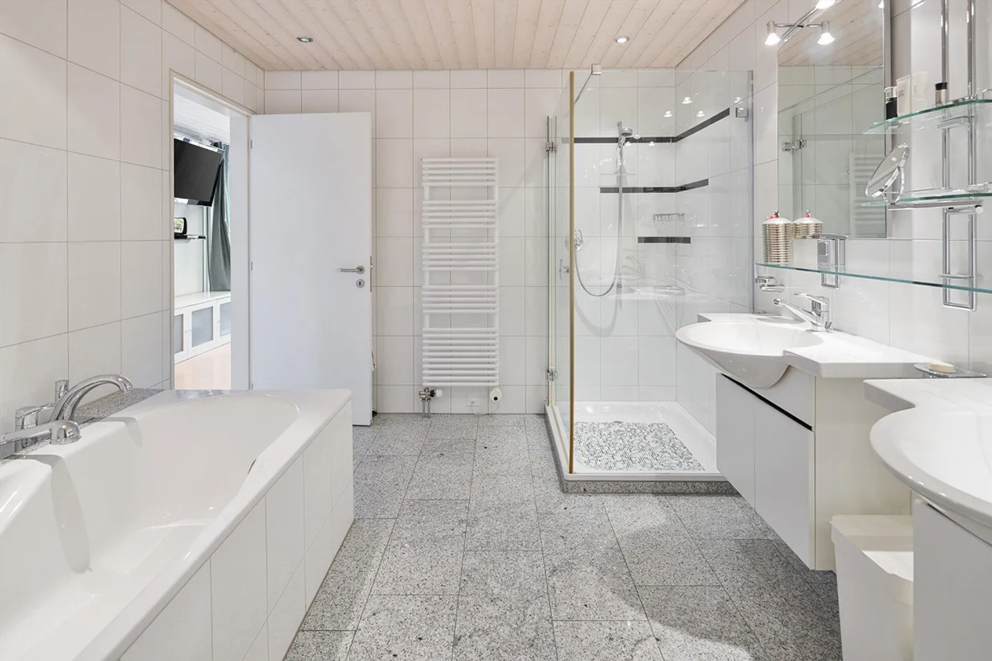 Luxury Home with Alpine Views - Photo 7 of 14