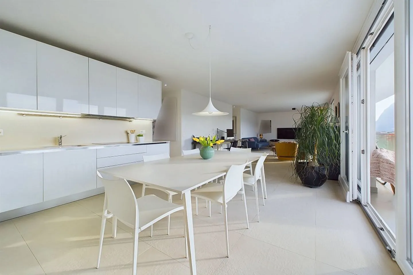 Elegante Penthouse mit teilweisem Blick auf den Luganersee - Foto 4 von 13