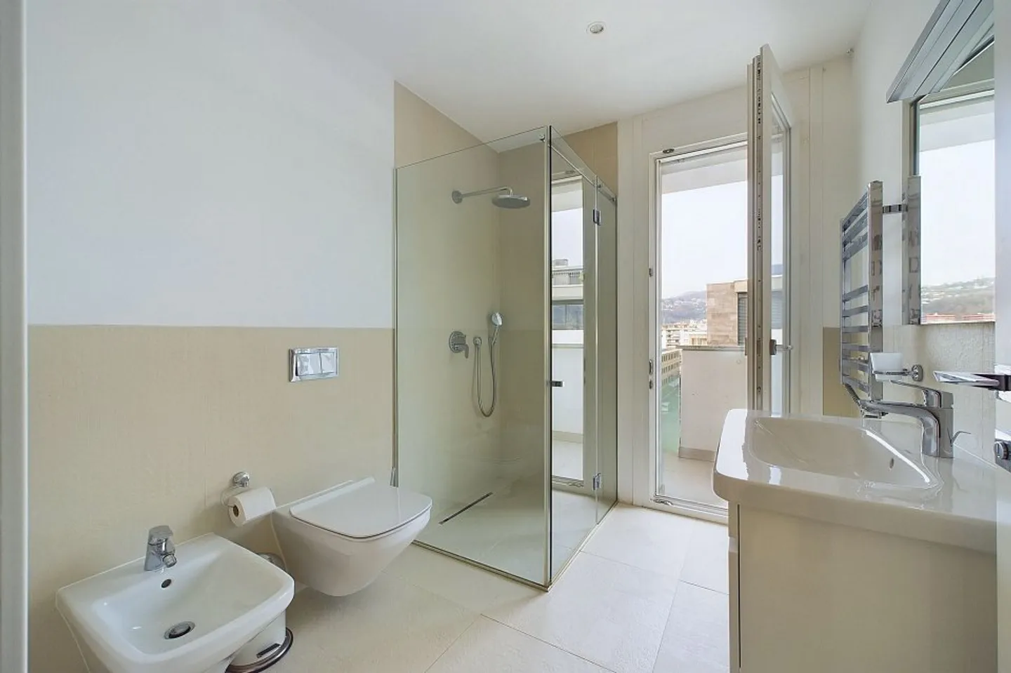 Elegante Penthouse mit teilweisem Blick auf den Luganersee - Foto 8 von 13