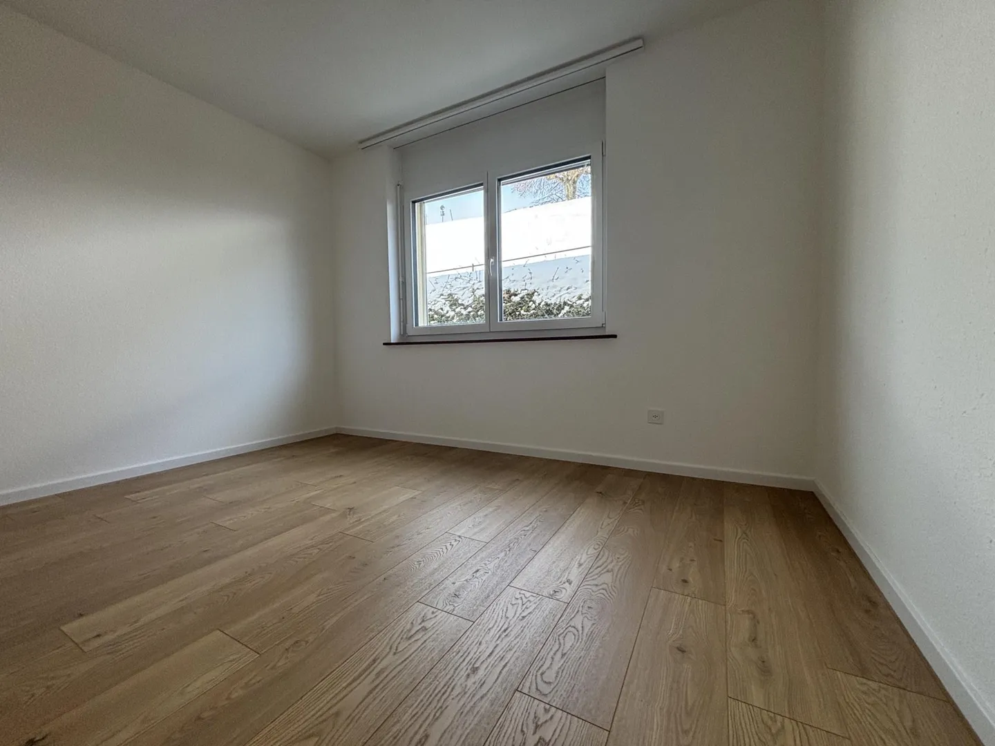 4.5 pièces rénové au calme avec vue dégagée. - Photo 3 sur 4