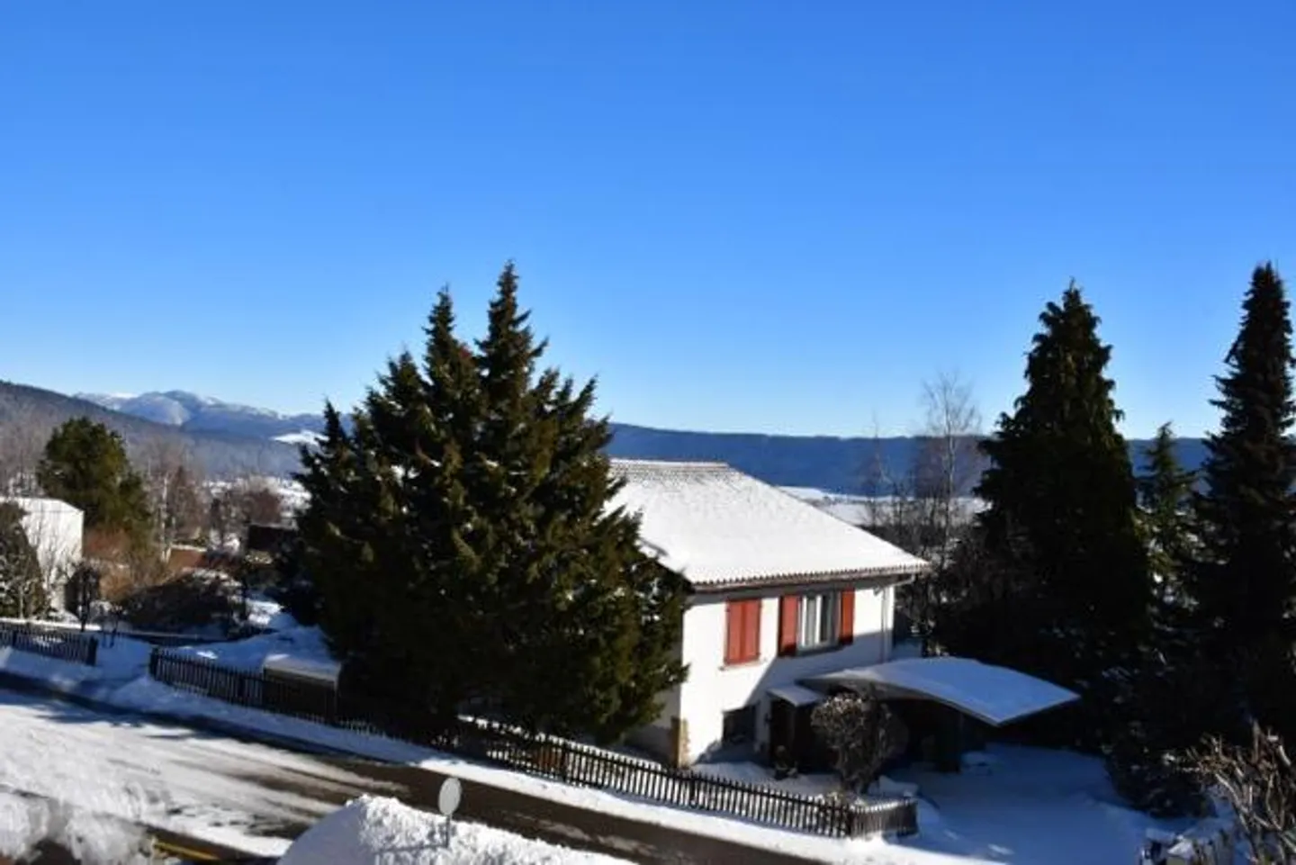 4.5 pièces rénové au calme avec vue dégagée. - Photo 4 sur 4