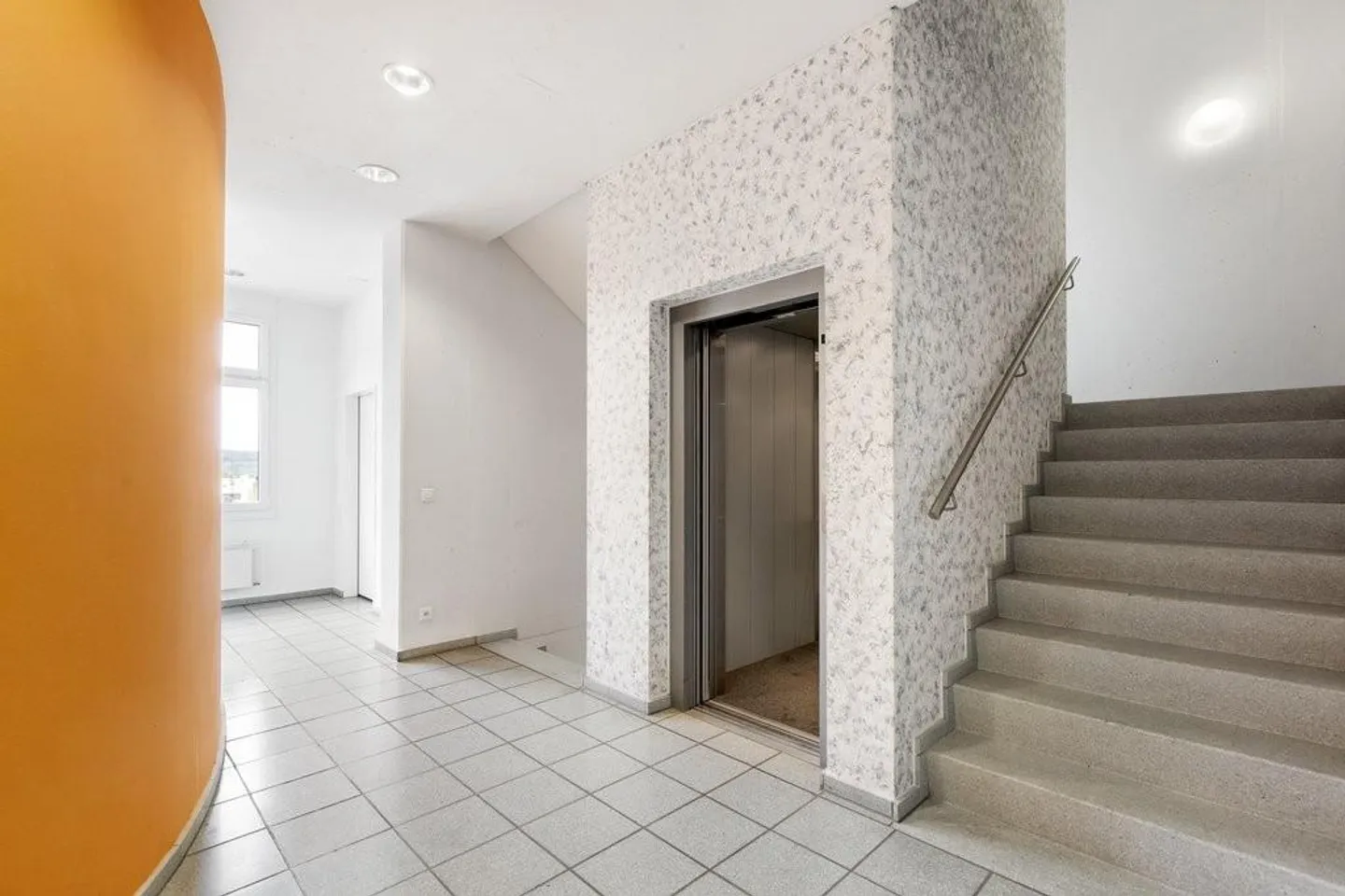 Disponibile immediatamente - Spazio ufficio in una posizione centrale! - Foto 3 di 6