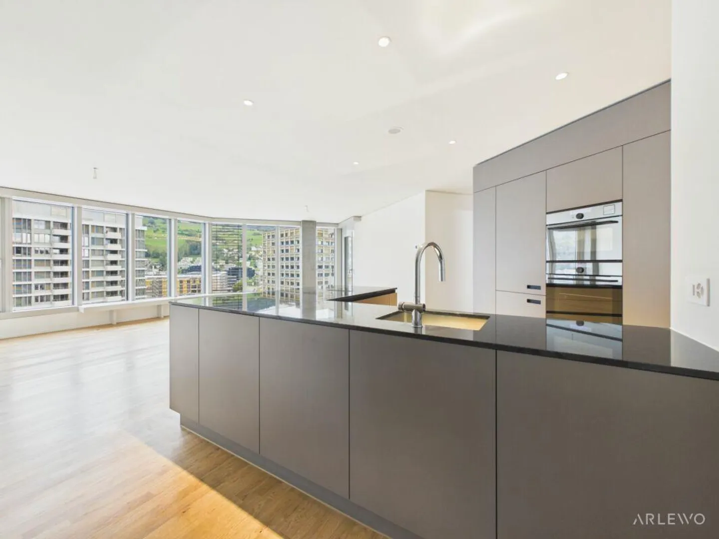 Stilvolle Wohnung mit atemberaubendem Blick - Foto 1 von 15