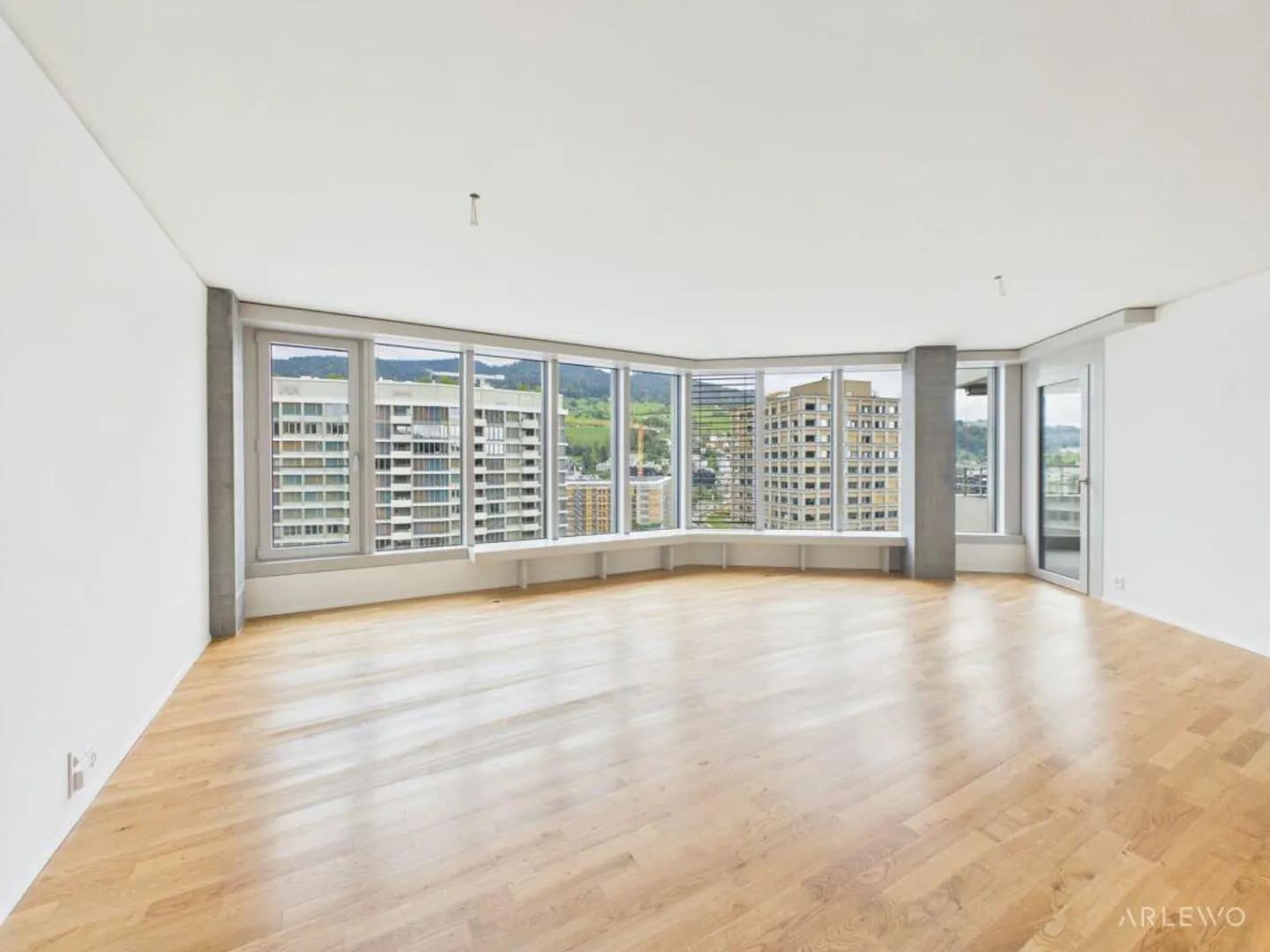 Stilvolle Wohnung mit atemberaubendem Blick - Foto 5 von 15