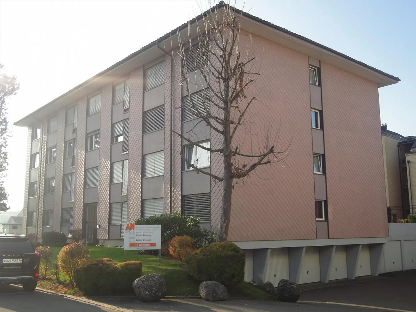 Large 4.5 Room Apartment in a Quiet Location - Photo 1 of 17