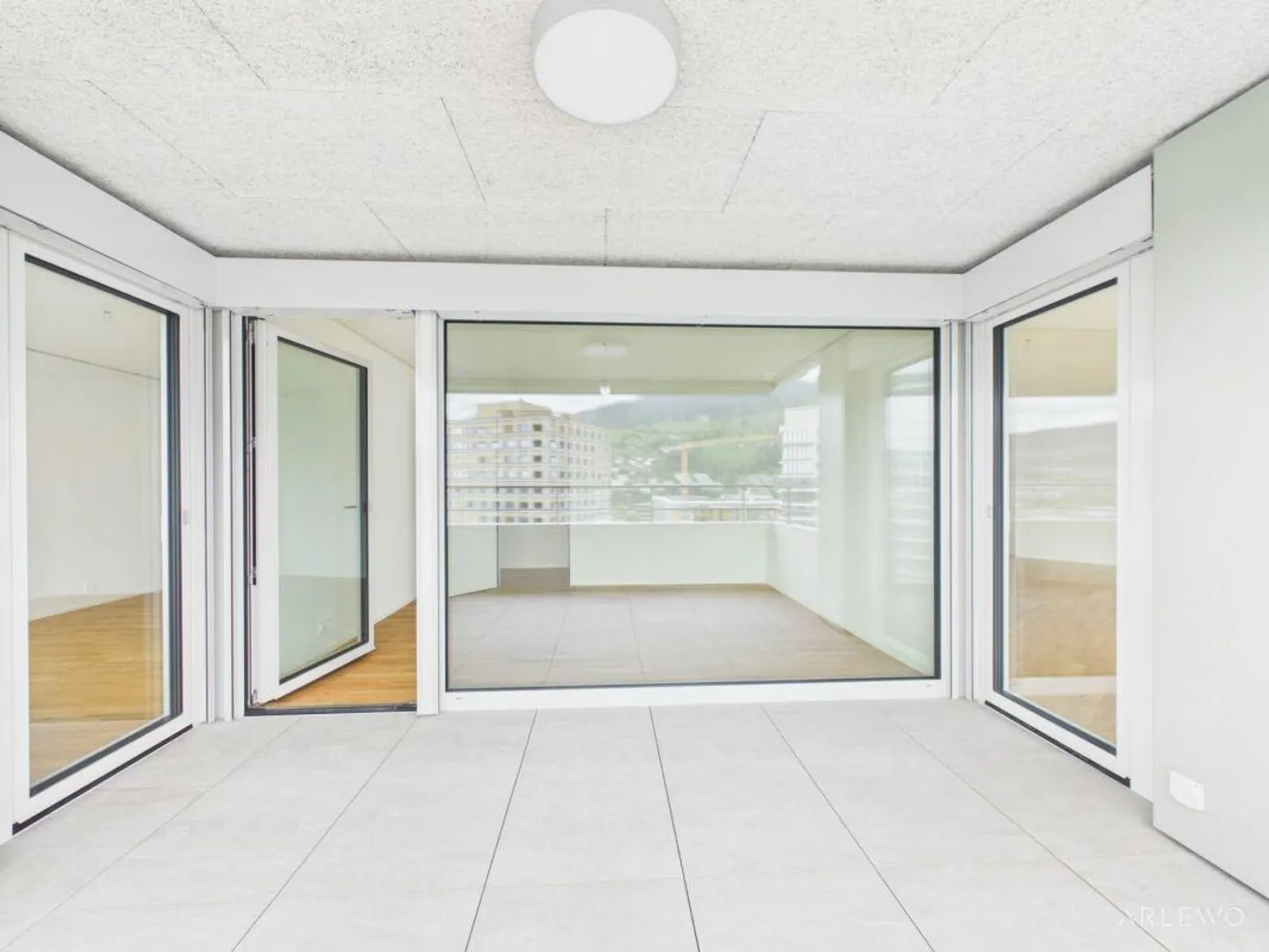 Stilvolle Wohnung mit atemberaubendem Blick - Foto 14 von 15