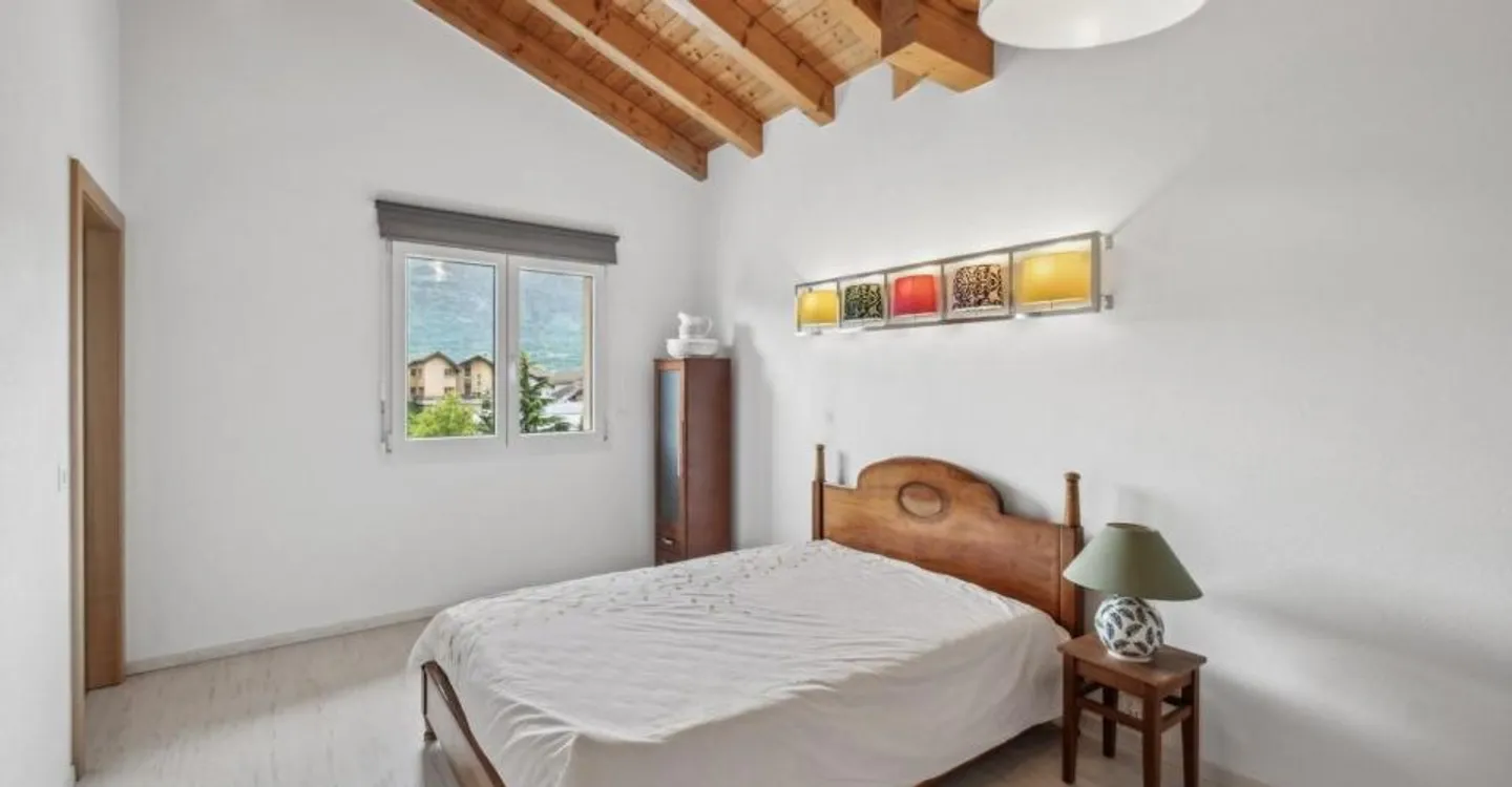 Attic with beautiful high ceilings. - Photo 5 of 7