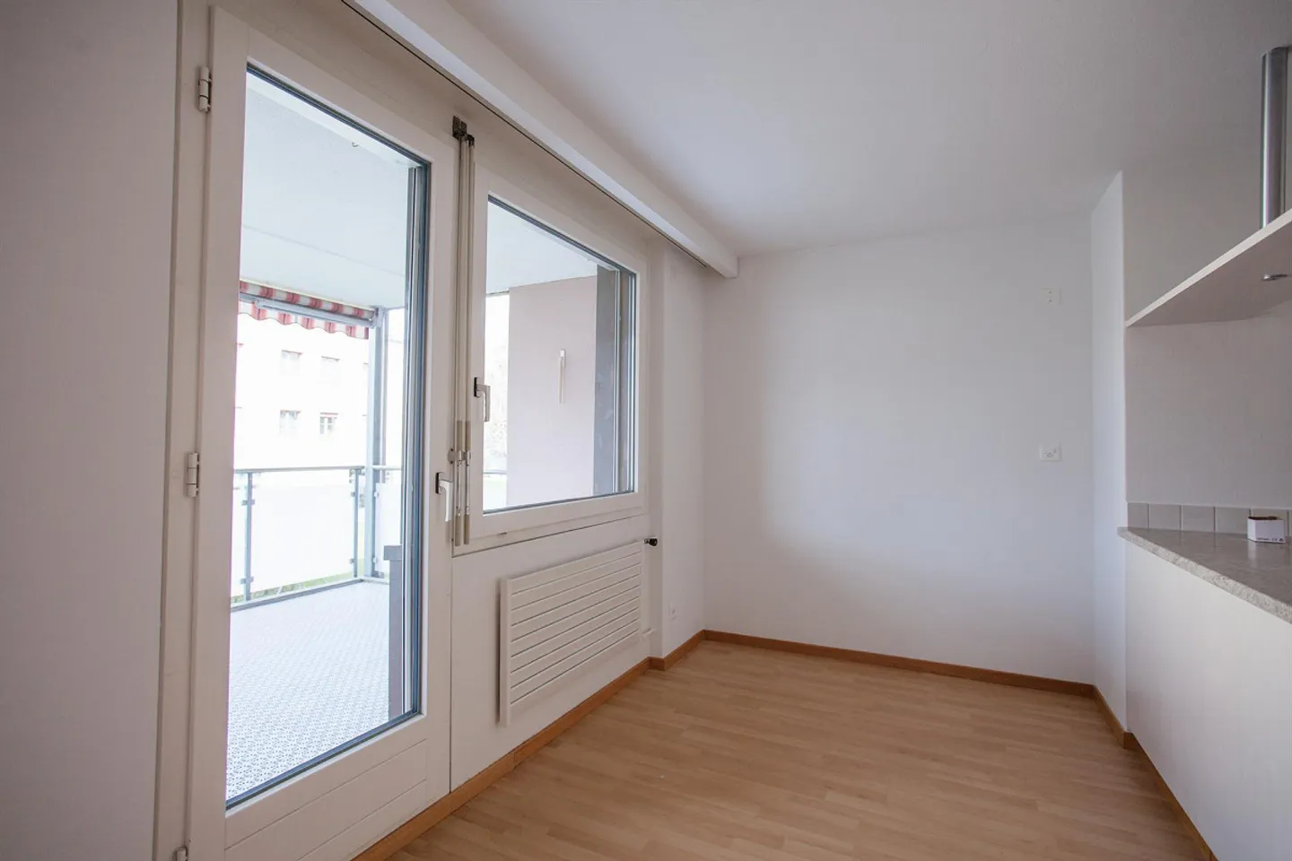 Large 4.5 Room Apartment in a Quiet Location - Photo 7 of 17