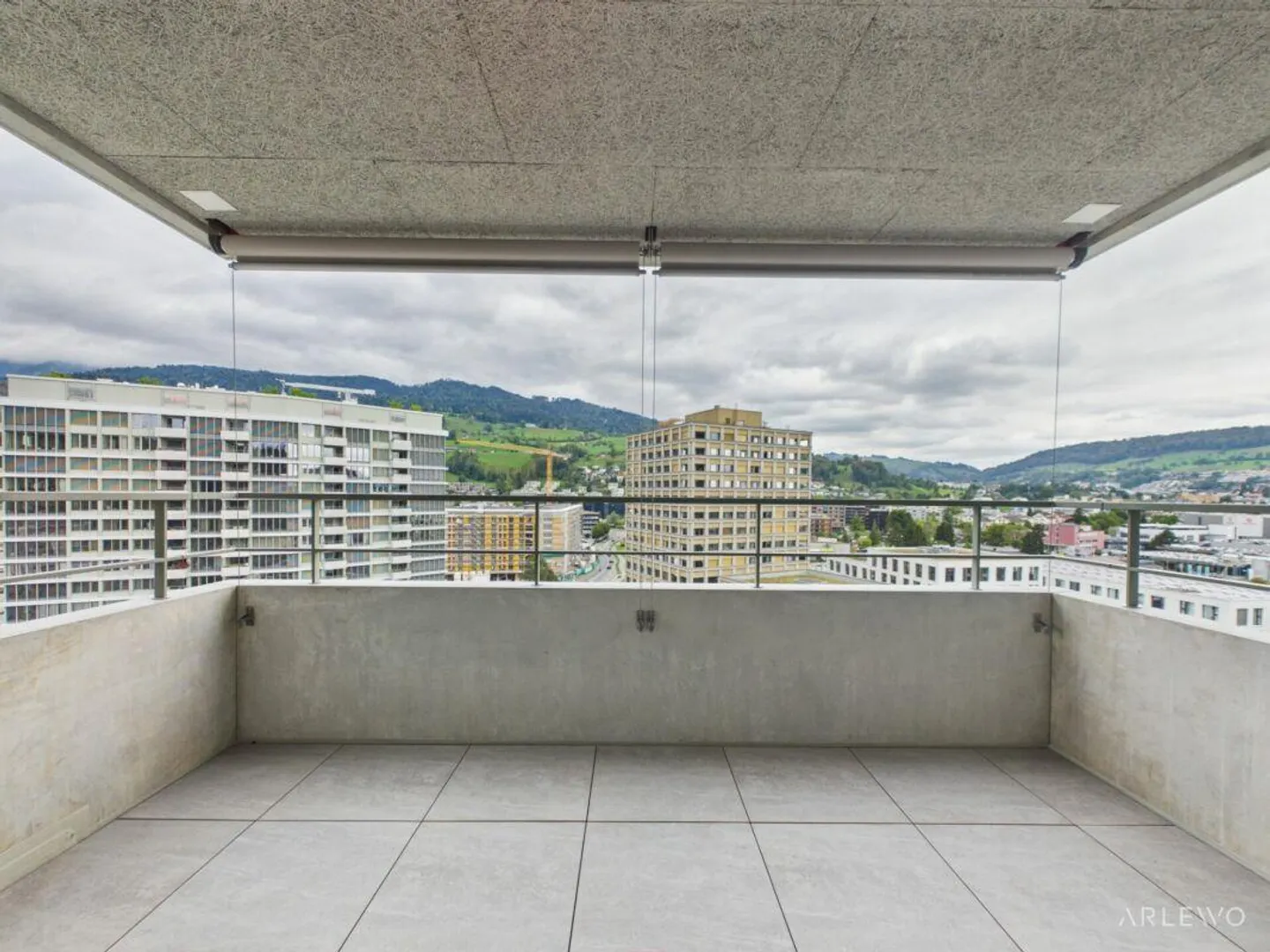 Stilvolle Wohnung mit atemberaubendem Blick - Foto 12 von 15