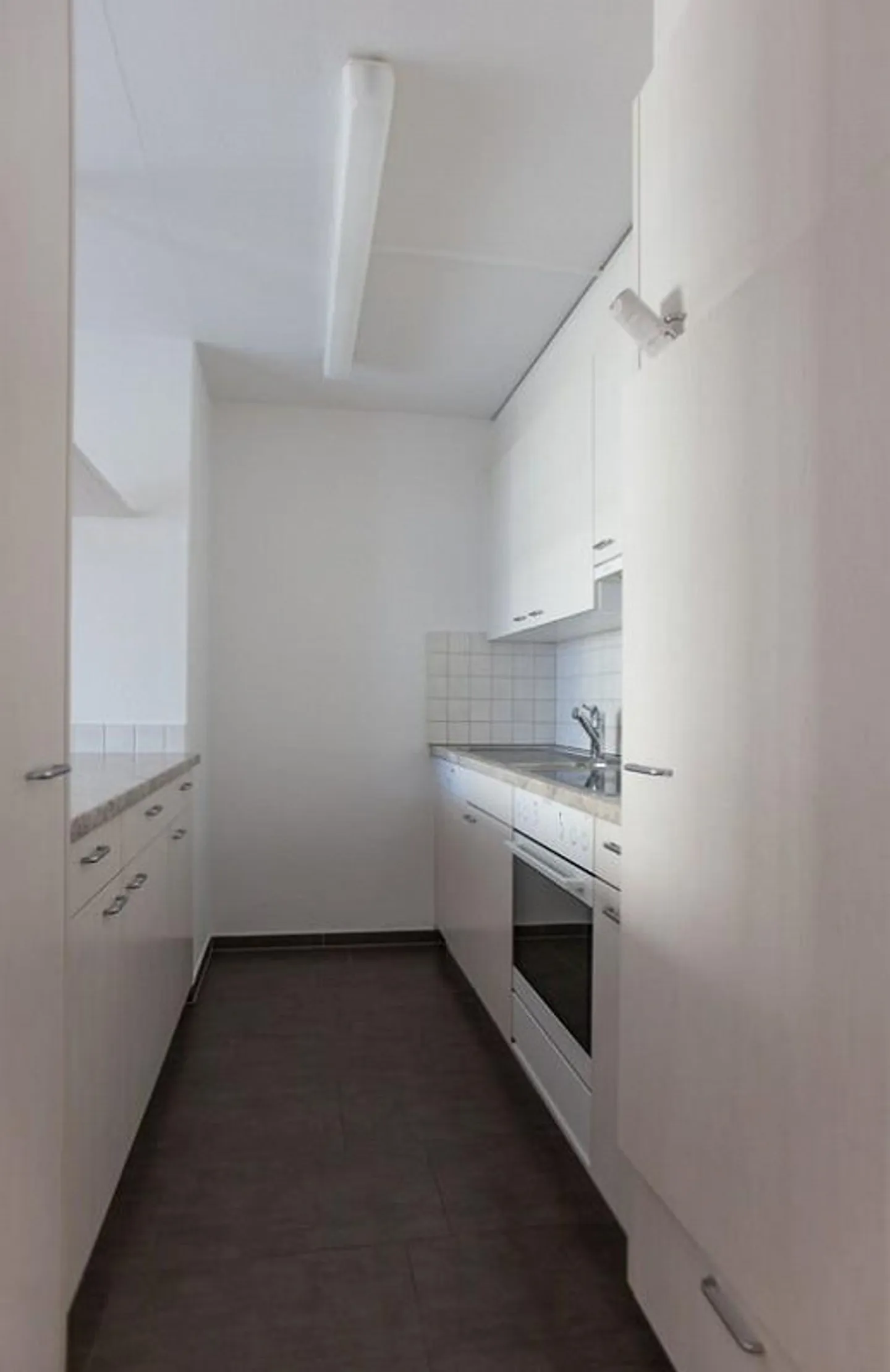 Large 4.5 Room Apartment in a Quiet Location - Photo 9 of 17