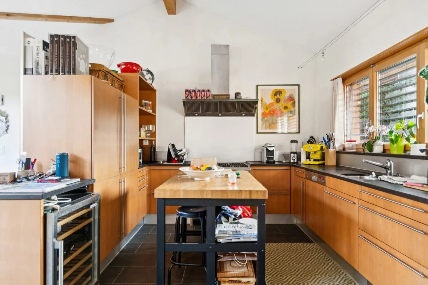 Elegant Single-Family Home - Photo 14 of 32