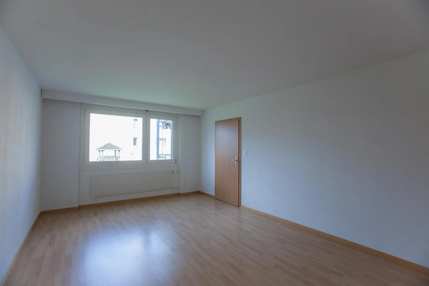 Large 4.5 Room Apartment in a Quiet Location - Photo 11 of 17