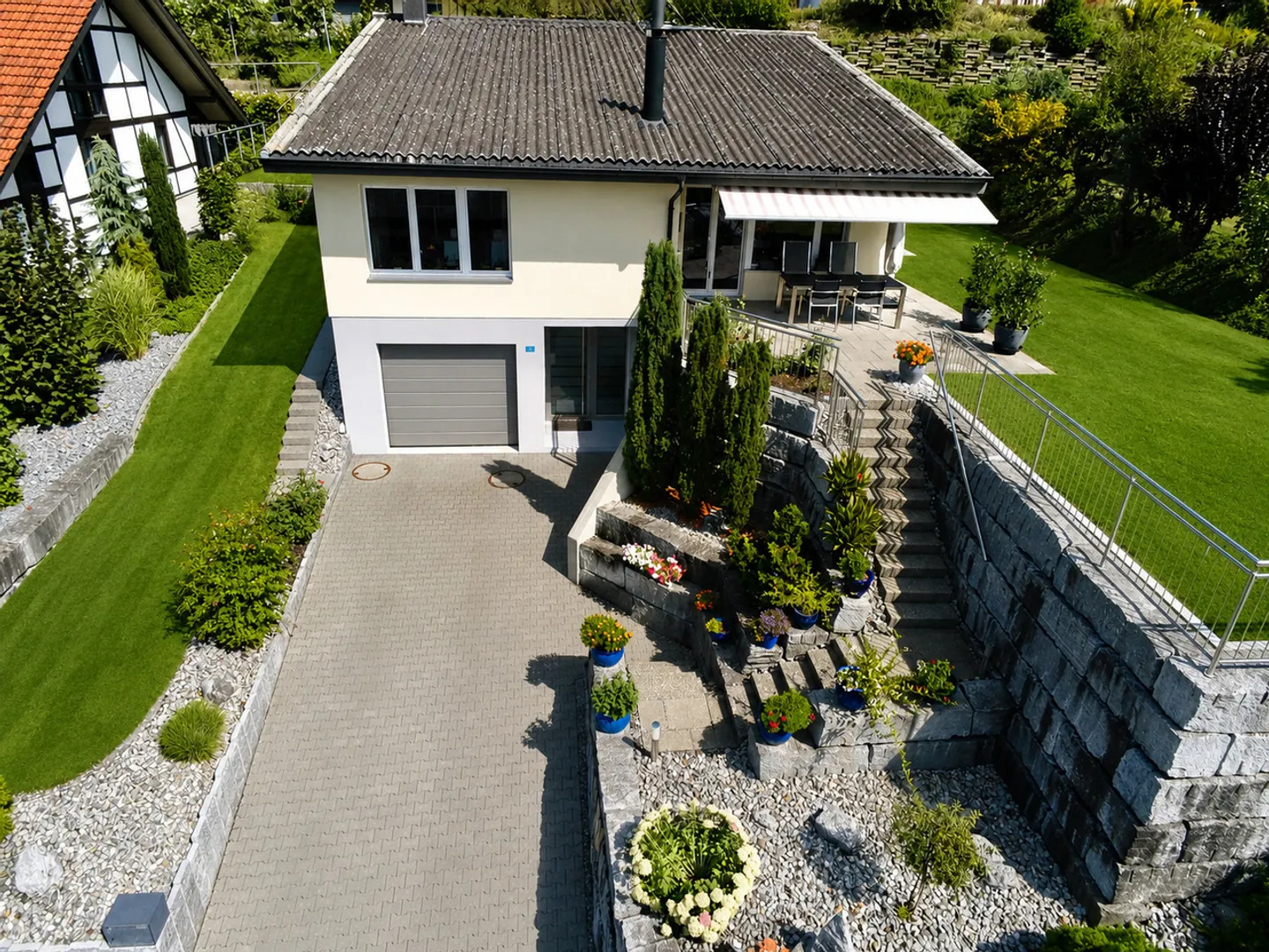 Maison individuelle de 5,5 pièces bien entretenue avec un vaste espace extérieur - Photo 1 sur 14