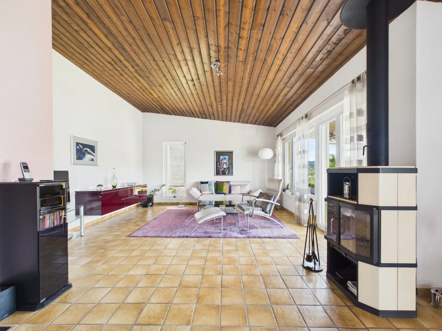 Maison individuelle de 5,5 pièces bien entretenue avec un vaste espace extérieur - Photo 3 sur 14