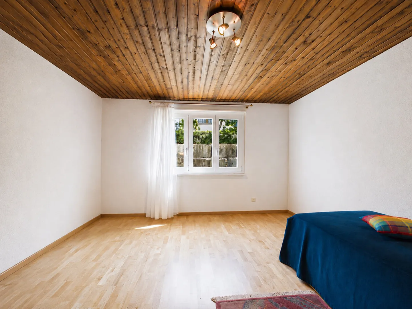 Maison individuelle de 5,5 pièces bien entretenue avec un vaste espace extérieur - Photo 12 sur 14