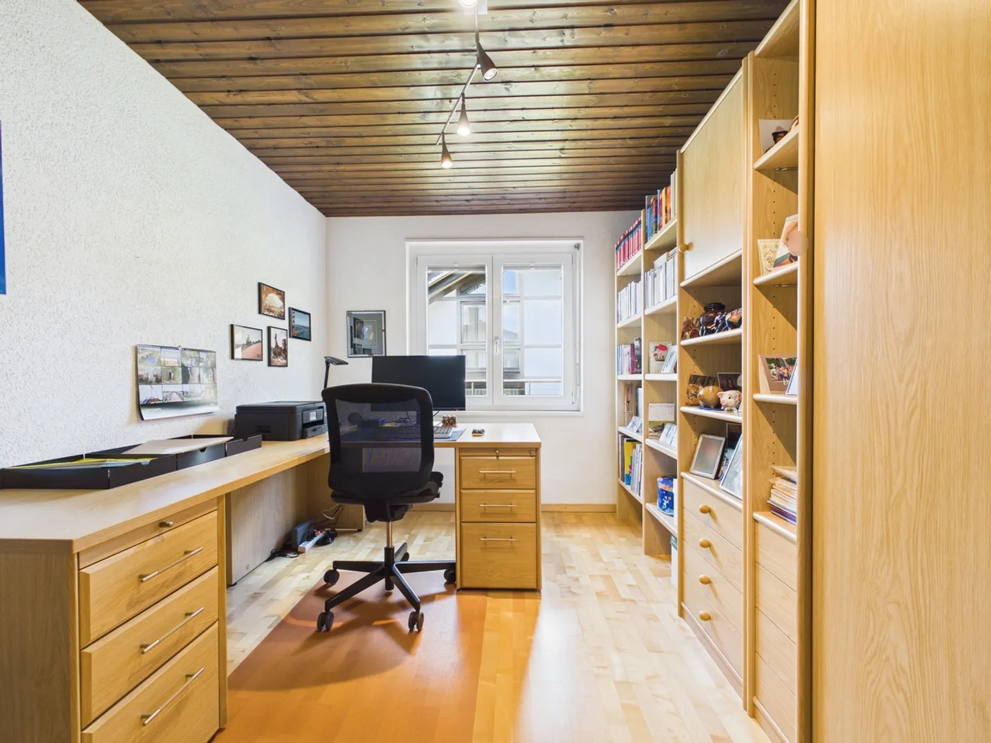 Maison individuelle de 5,5 pièces bien entretenue avec un vaste espace extérieur - Photo 13 sur 14