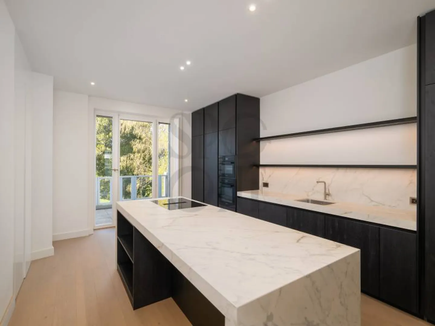 Luxuswohnung in prestigöser Residenz - Foto 2 von 12