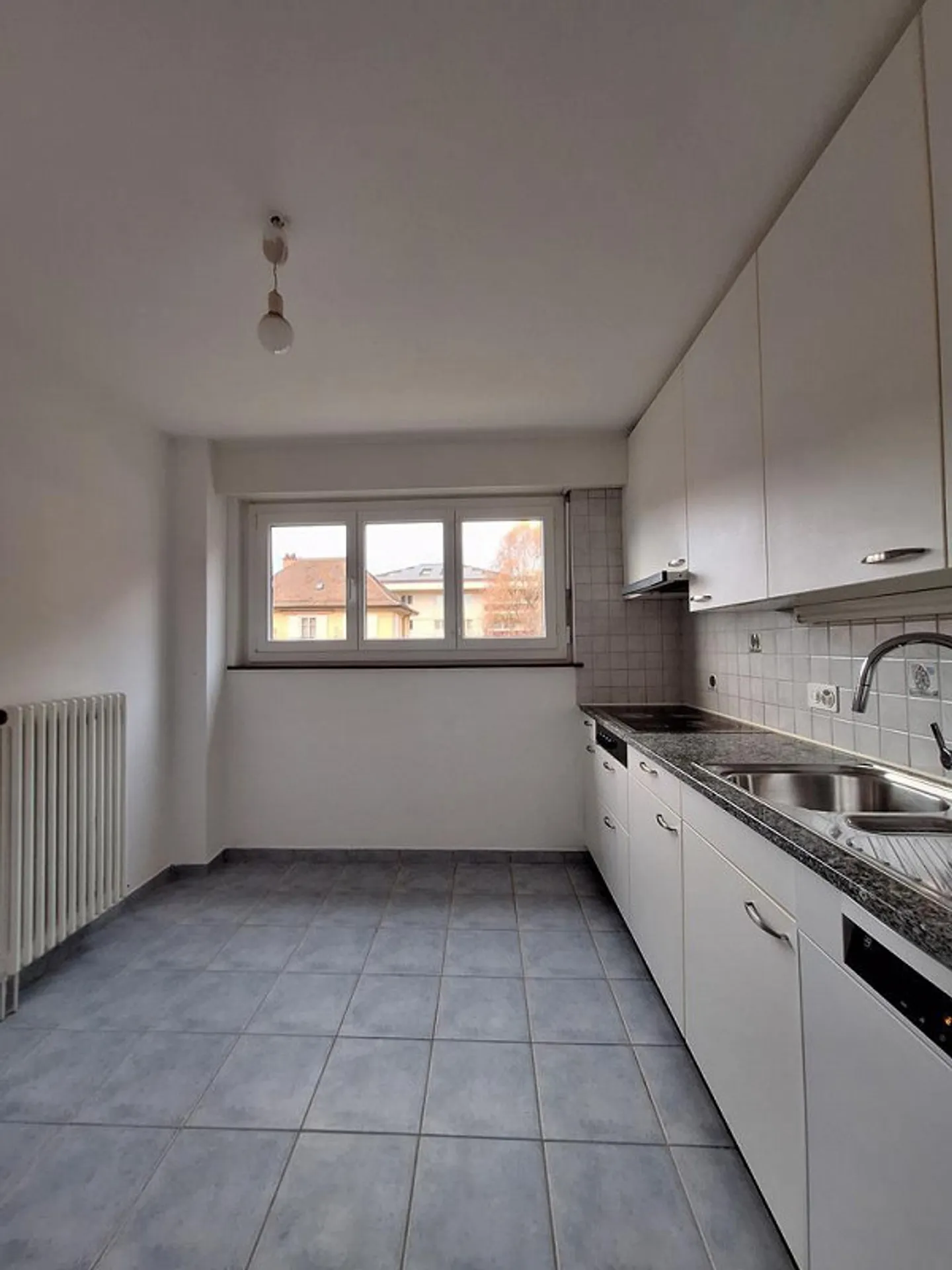 Appartamento con balcone nel cuore di La Tour-de-Peilz - Foto 4 di 9