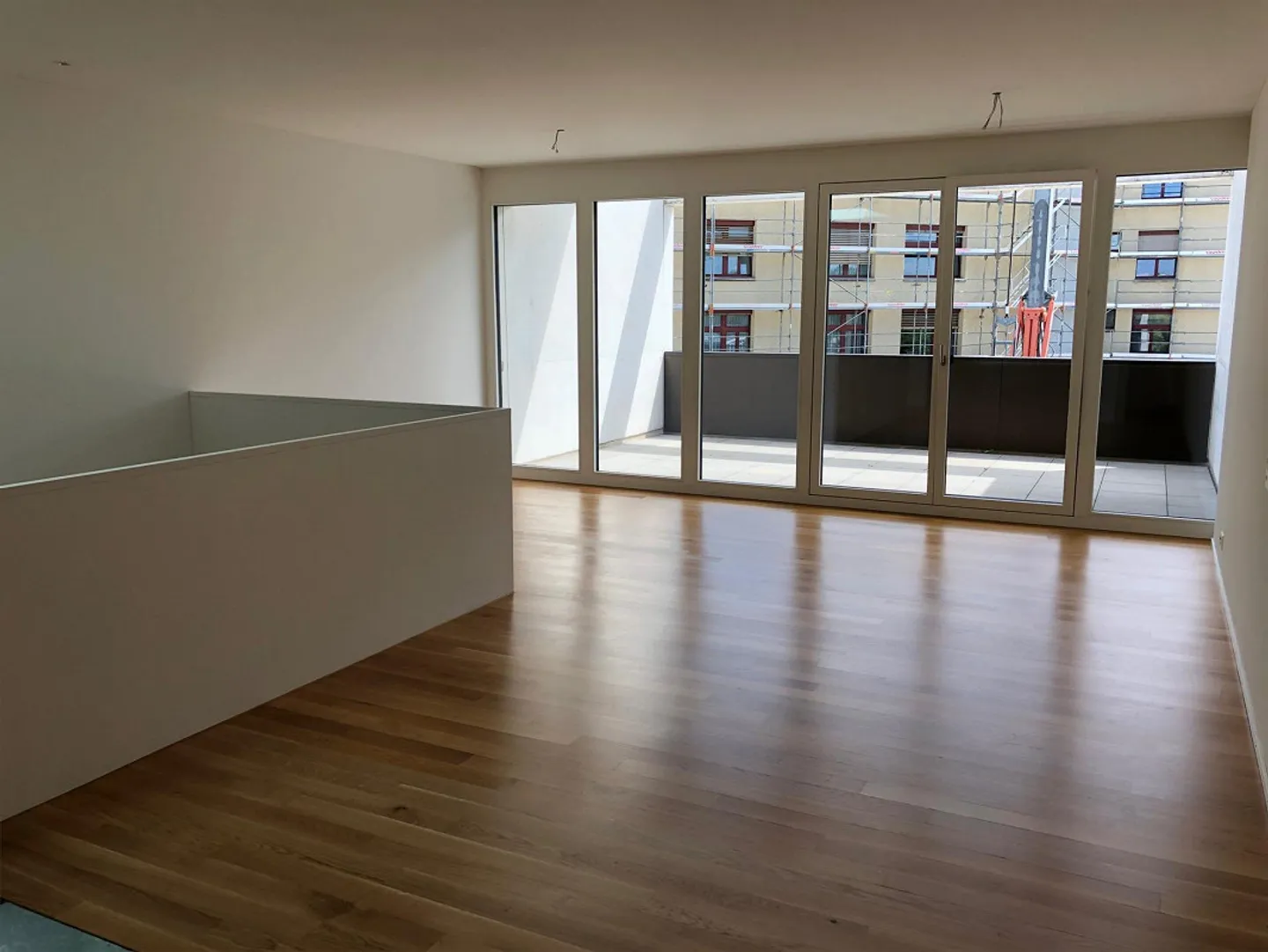 Moderne Maisonette mit Terrassen - Foto 3 von 13