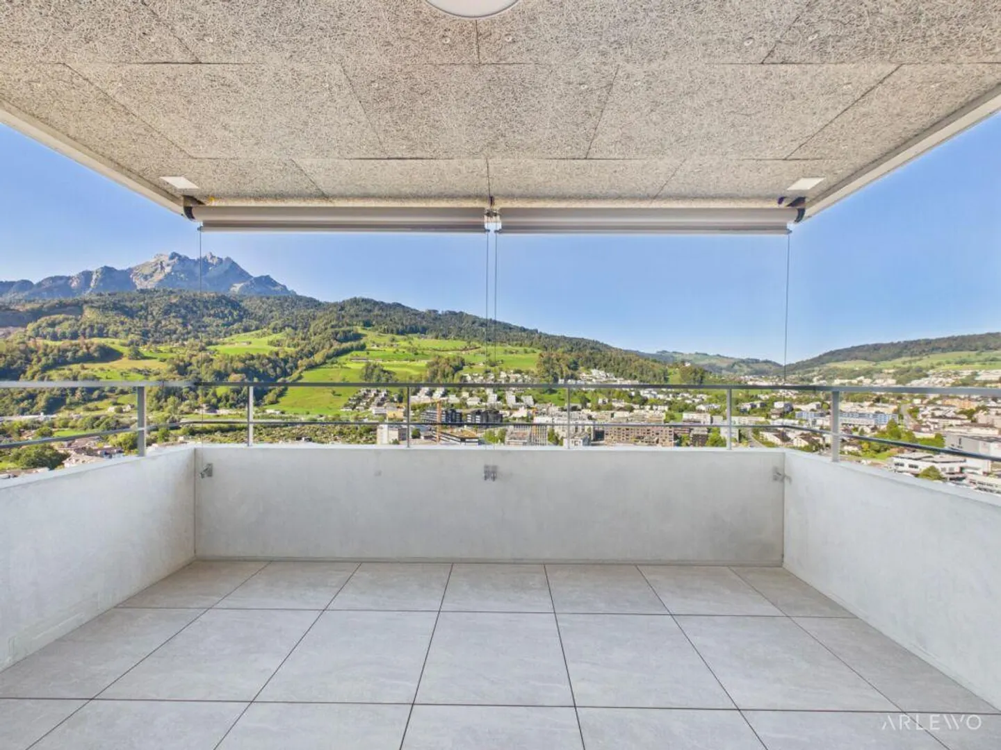 Sopra i tetti di Kriens con vista da sogno - Foto 2 di 13