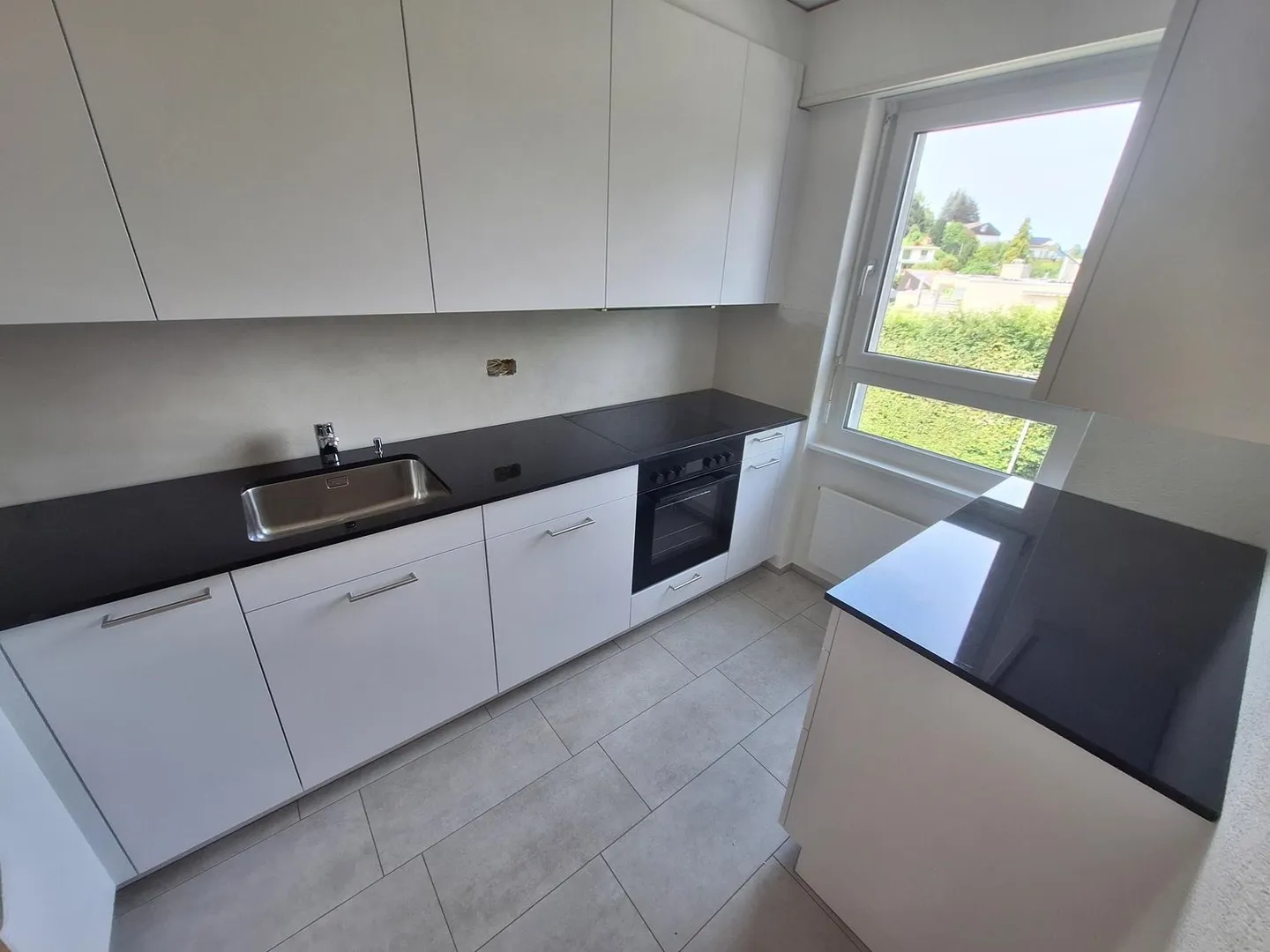 Renovated 4.5 room apartment on the 2nd floor - Photo 1 of 7