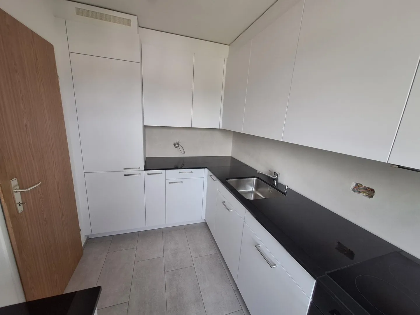 Renovated 4.5 room apartment on the 2nd floor - Photo 2 of 7
