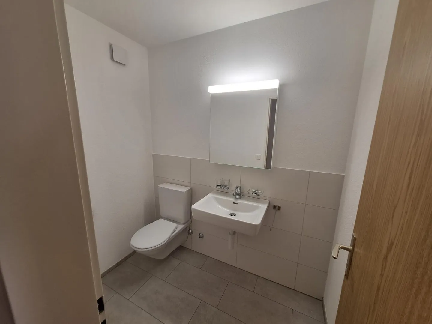 Renovated 4.5 room apartment on the 2nd floor - Photo 3 of 7