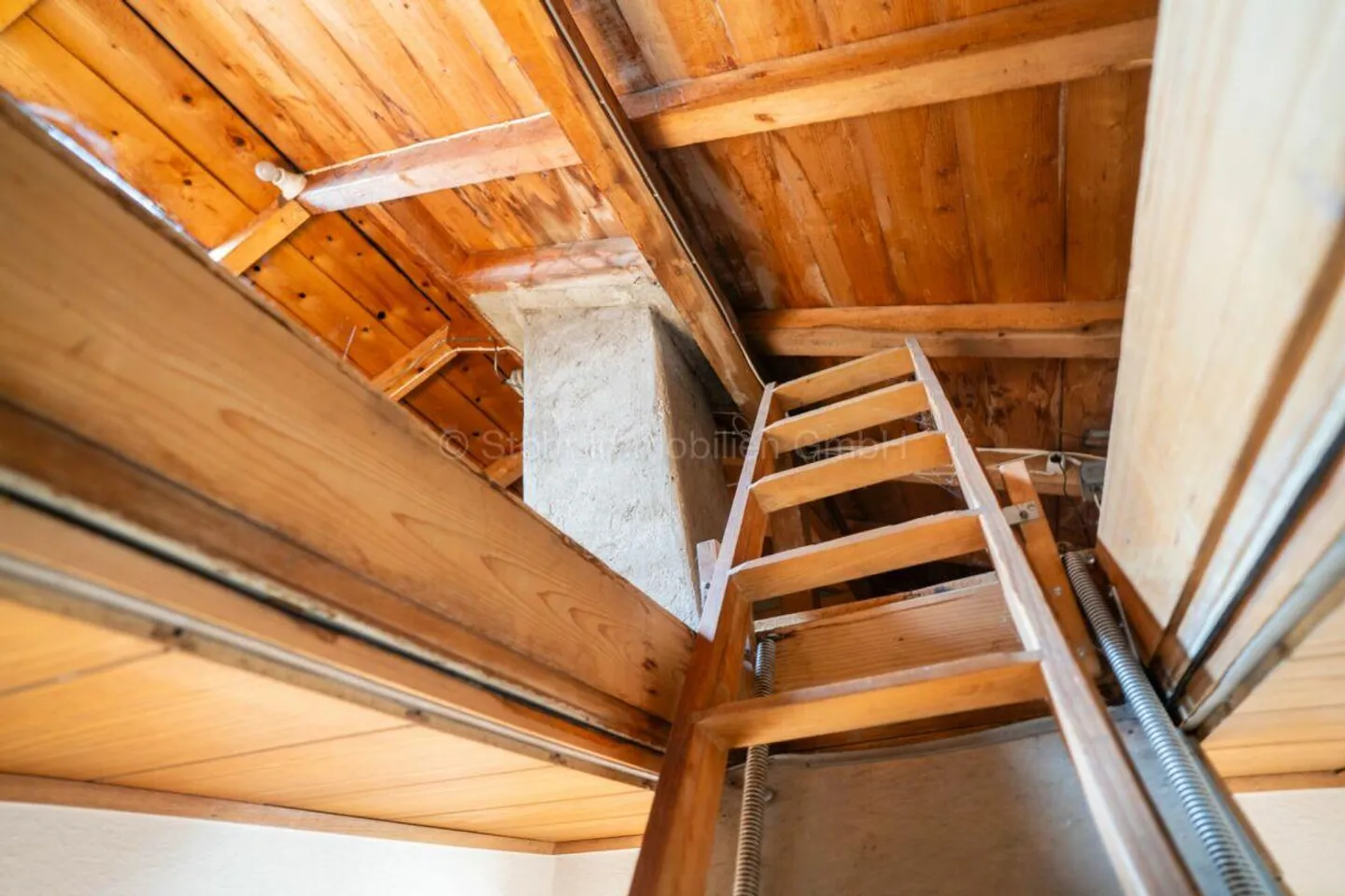 Accogliente casa a schiera di 4,5 stanze a Guggenbühl - Foto 11 di 23