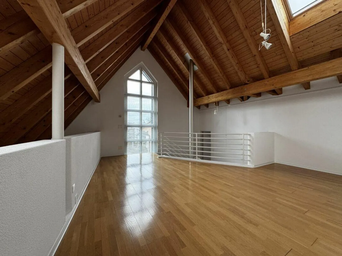 House section "Gallery" with open layout - Photo 6 of 24