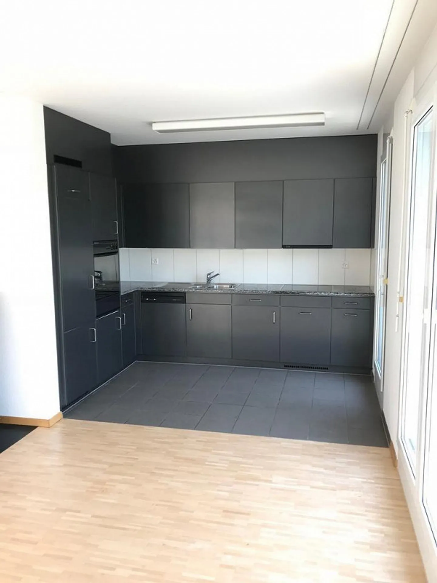 Grosszügige Attika-Wohnung mit Terrassen - Foto 2 von 12