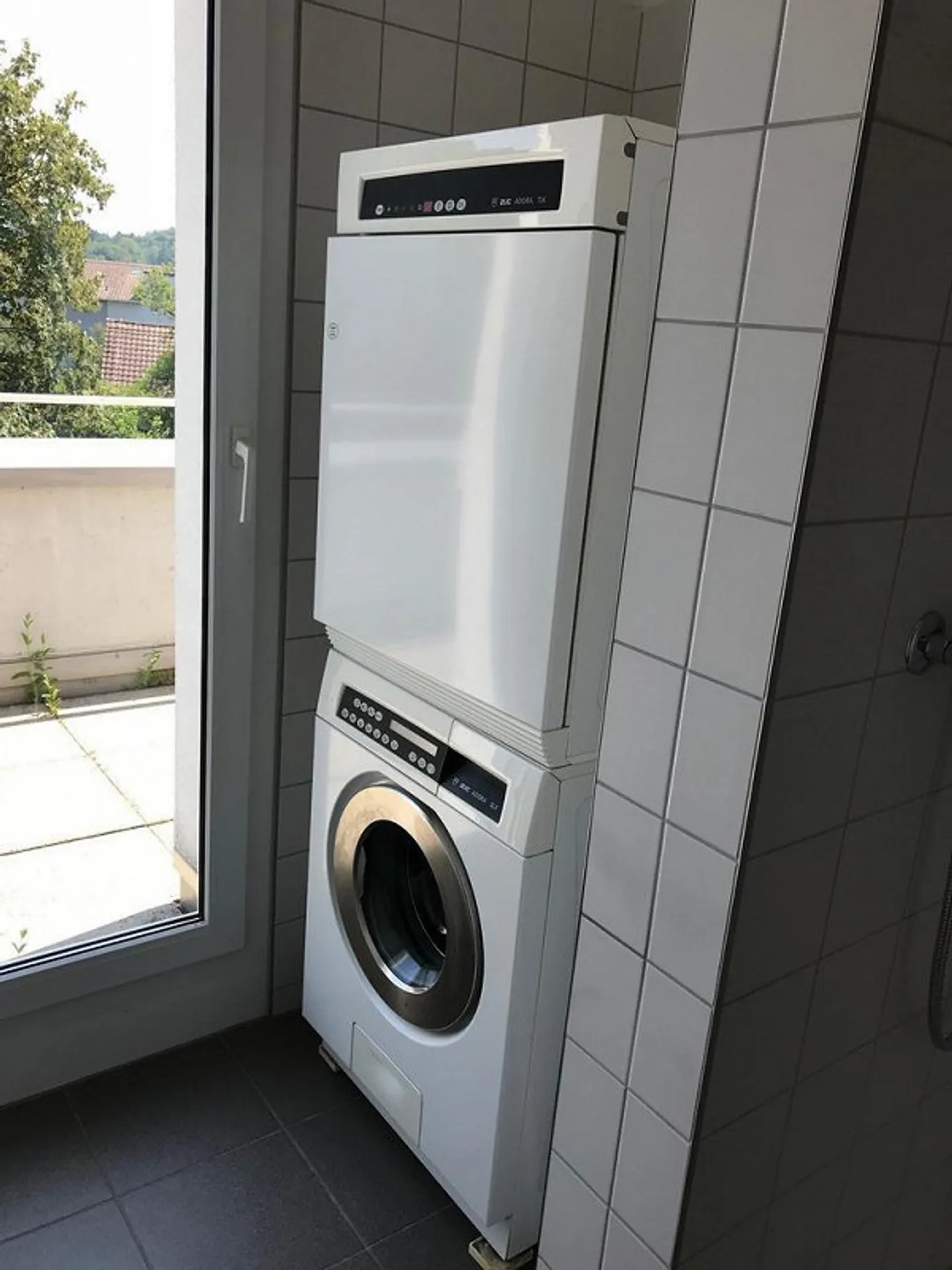 Grosszügige Attika-Wohnung mit Terrassen - Foto 6 von 12