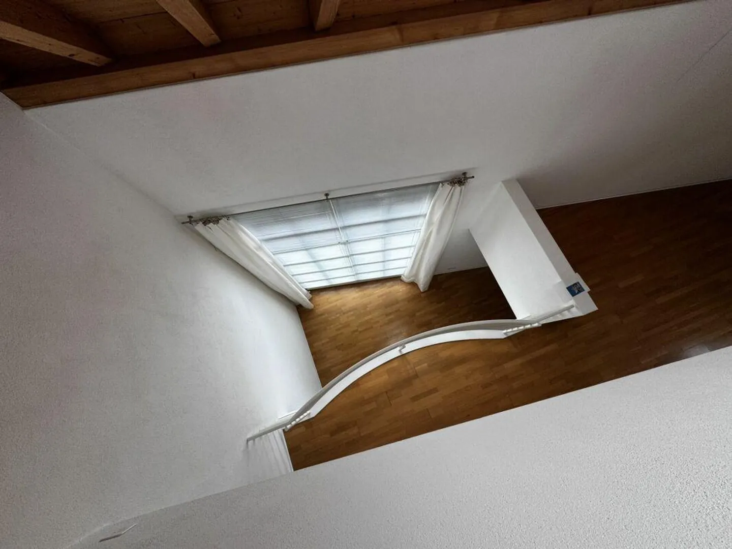 House section "Gallery" with open layout - Photo 8 of 24