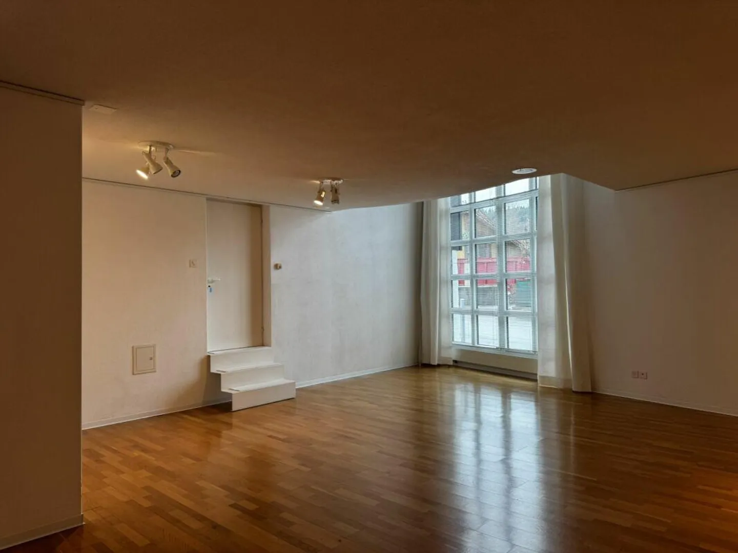 House section "Gallery" with open layout - Photo 10 of 24