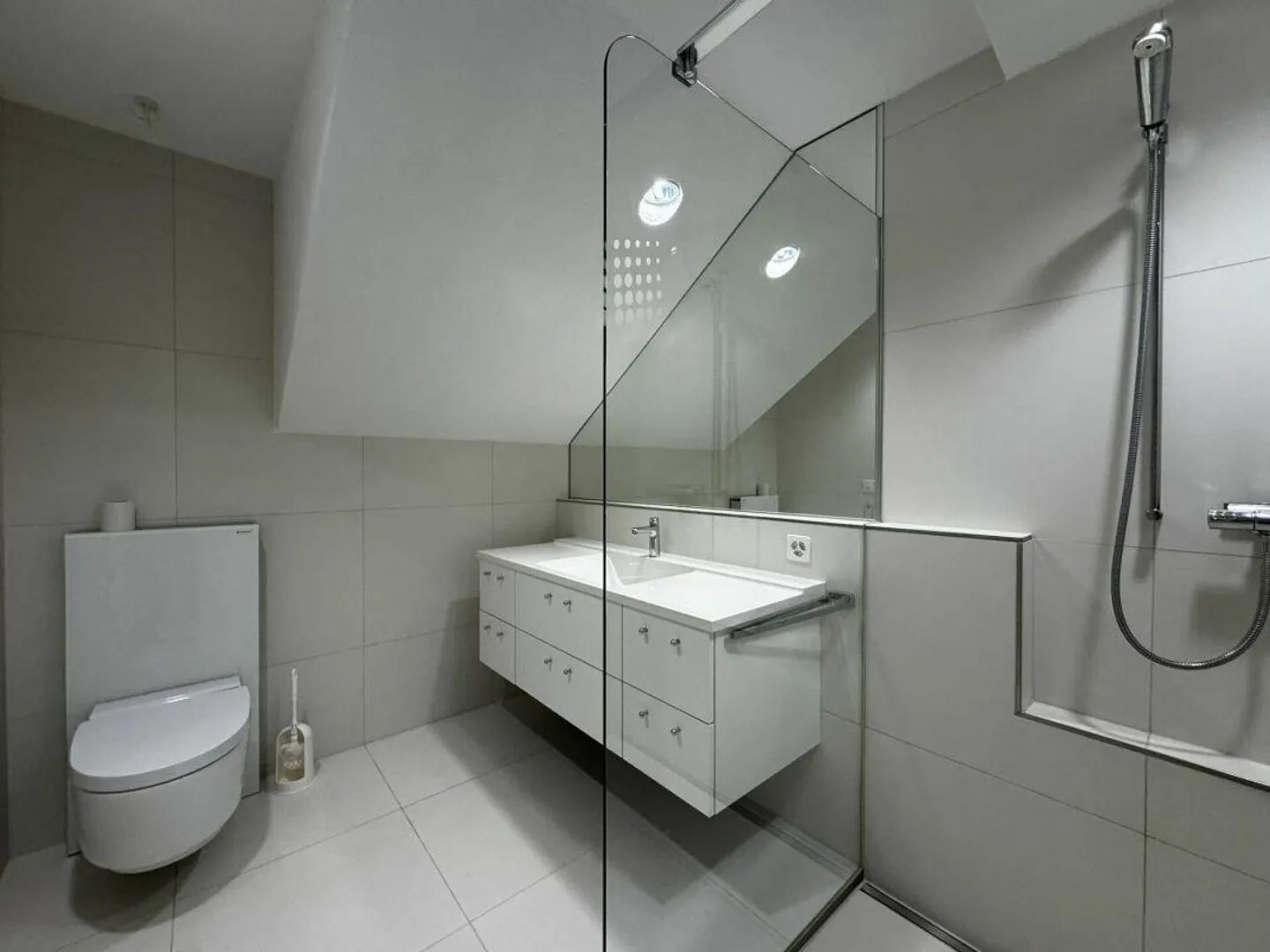 House section "Gallery" with open layout - Photo 17 of 24