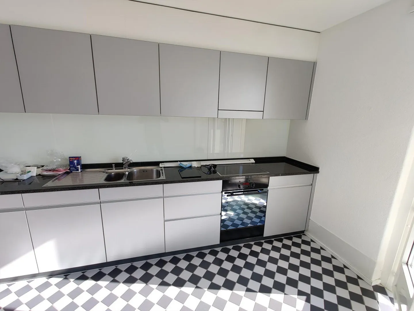 Geräumige Wohnung mit Balkonen - Foto 12 von 12